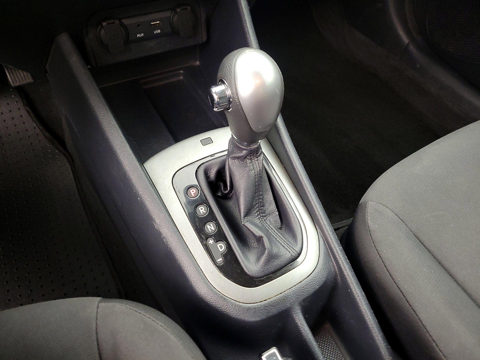 Thumbnail: 2017 Kia Rio - 16