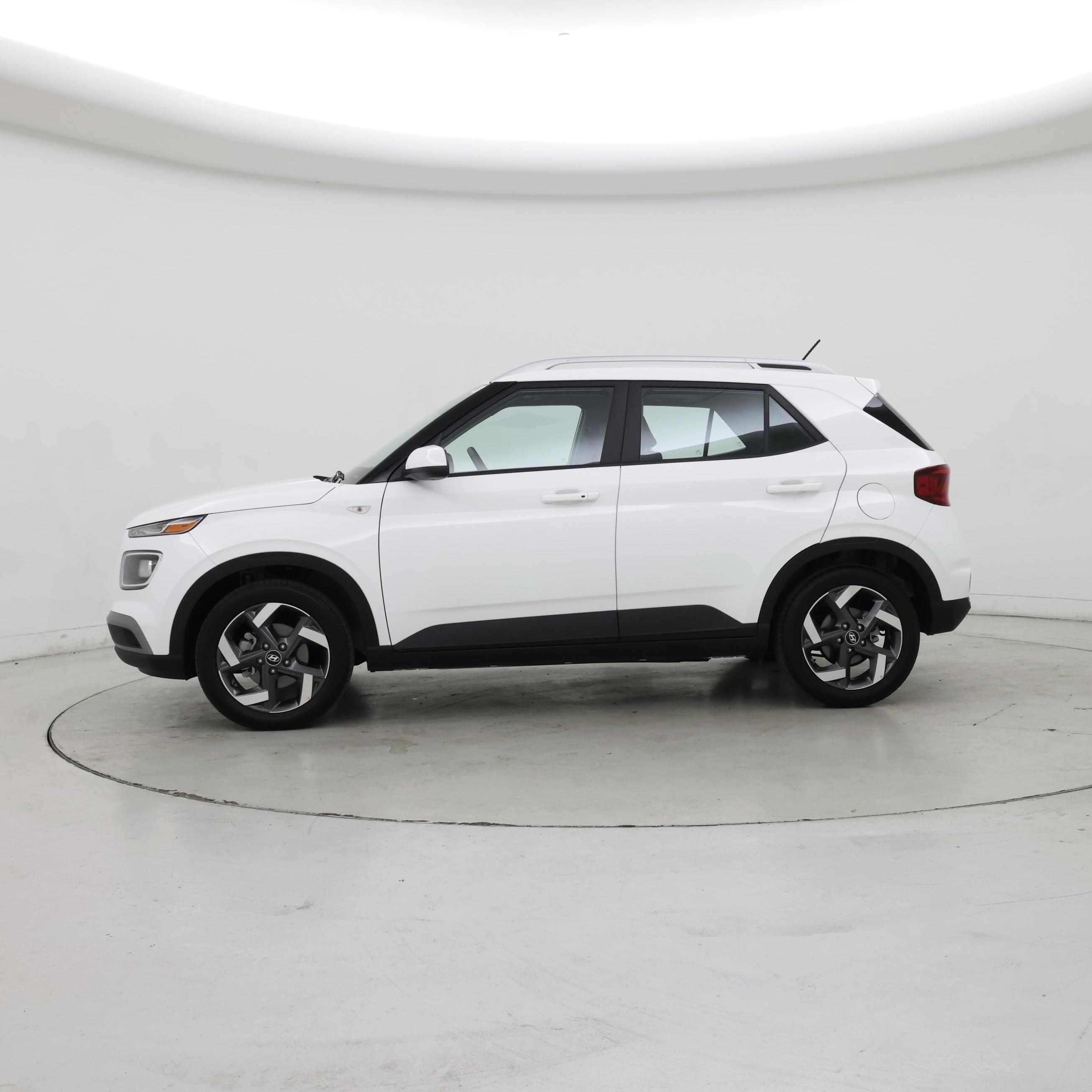 Thumbnail: 2026 Hyundai Venue - 3