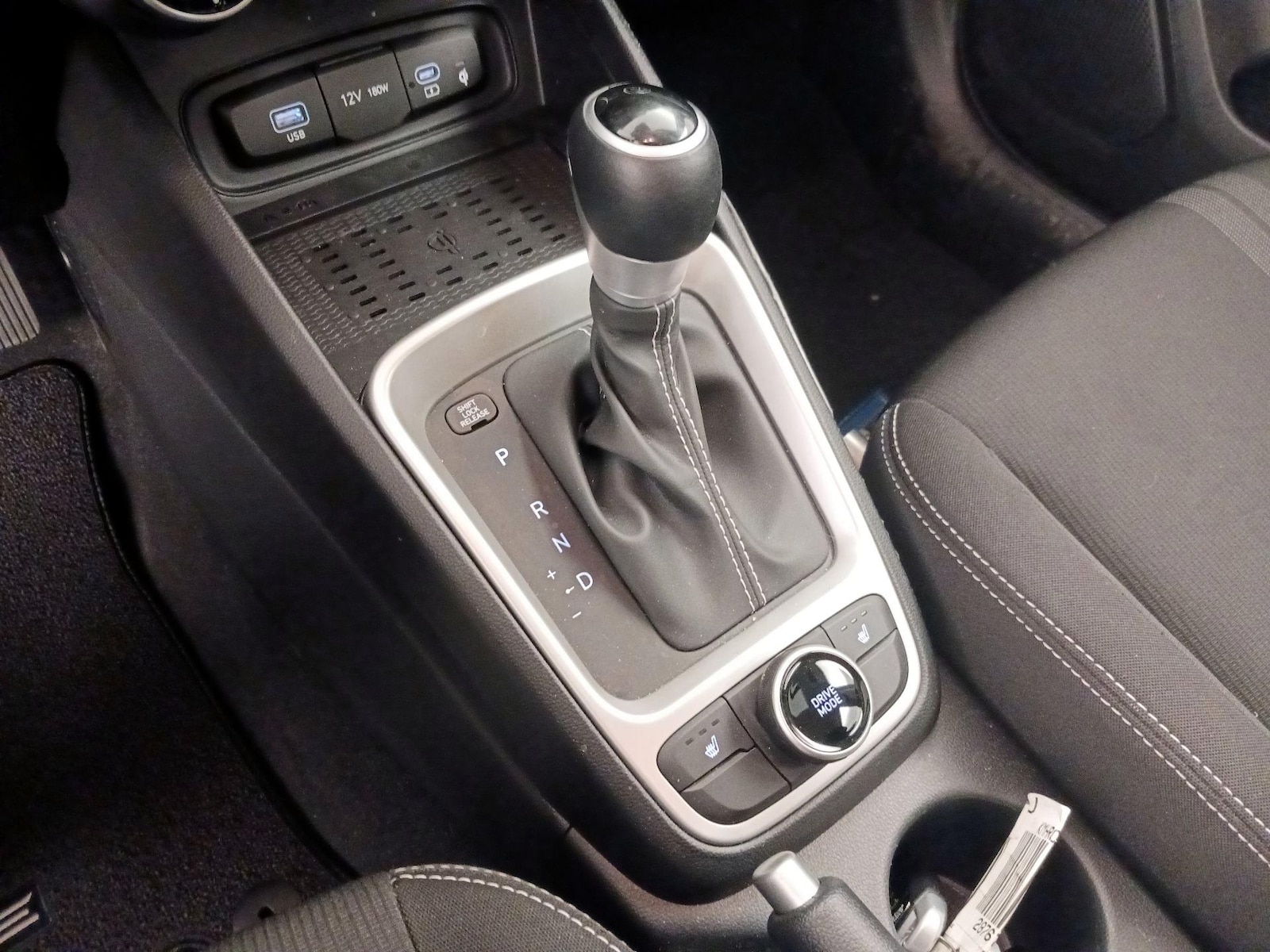 2026 Hyundai Venue SEL - Photo 18