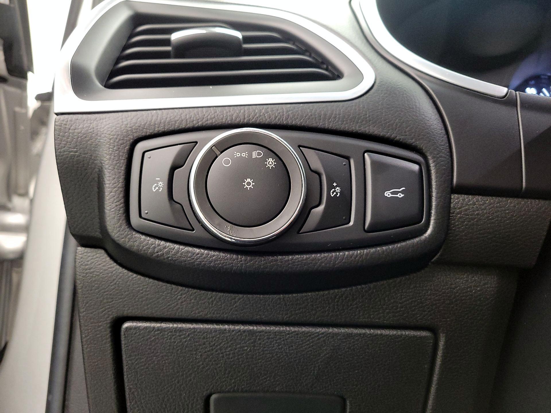 Thumbnail: 2017 Ford Edge - 13