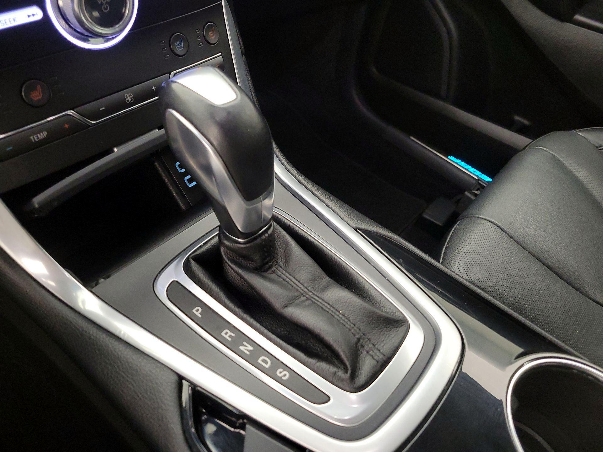 Thumbnail: 2017 Ford Edge - 18