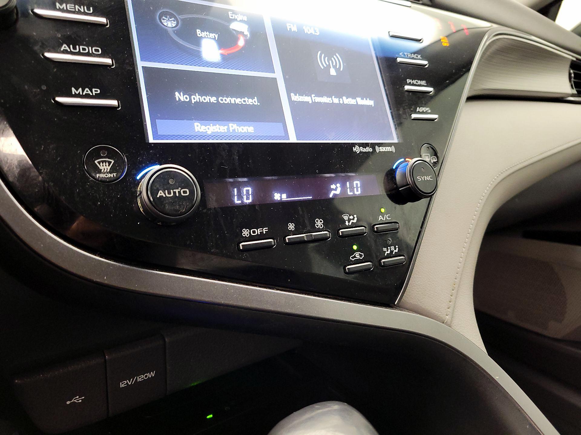 Thumbnail: 2020 Toyota Camry - 16