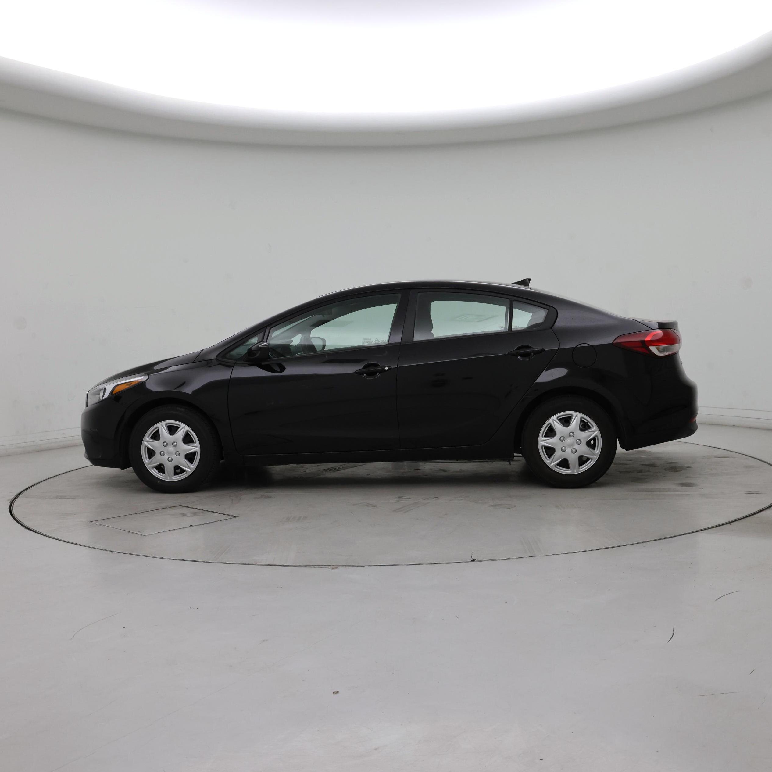 Thumbnail: 2018 Kia Forte - 3