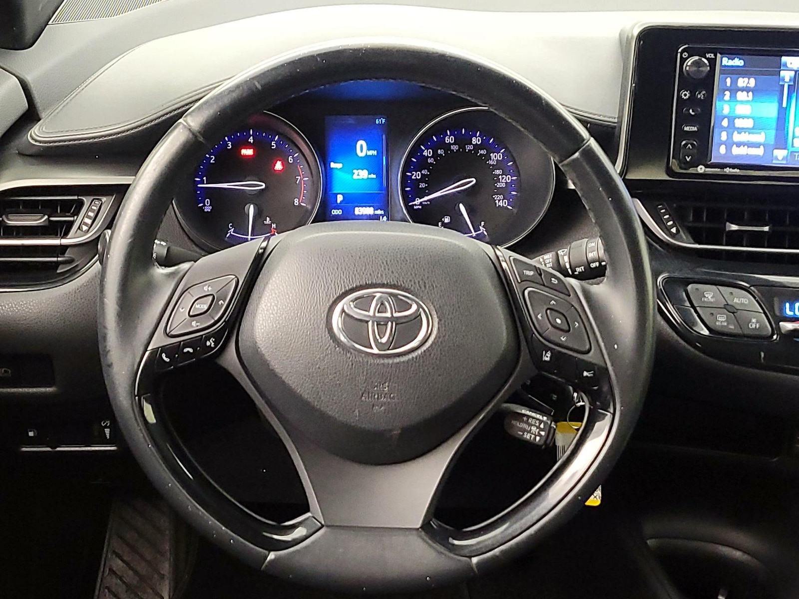 2018 Toyota C-HR XLE - Photo 11