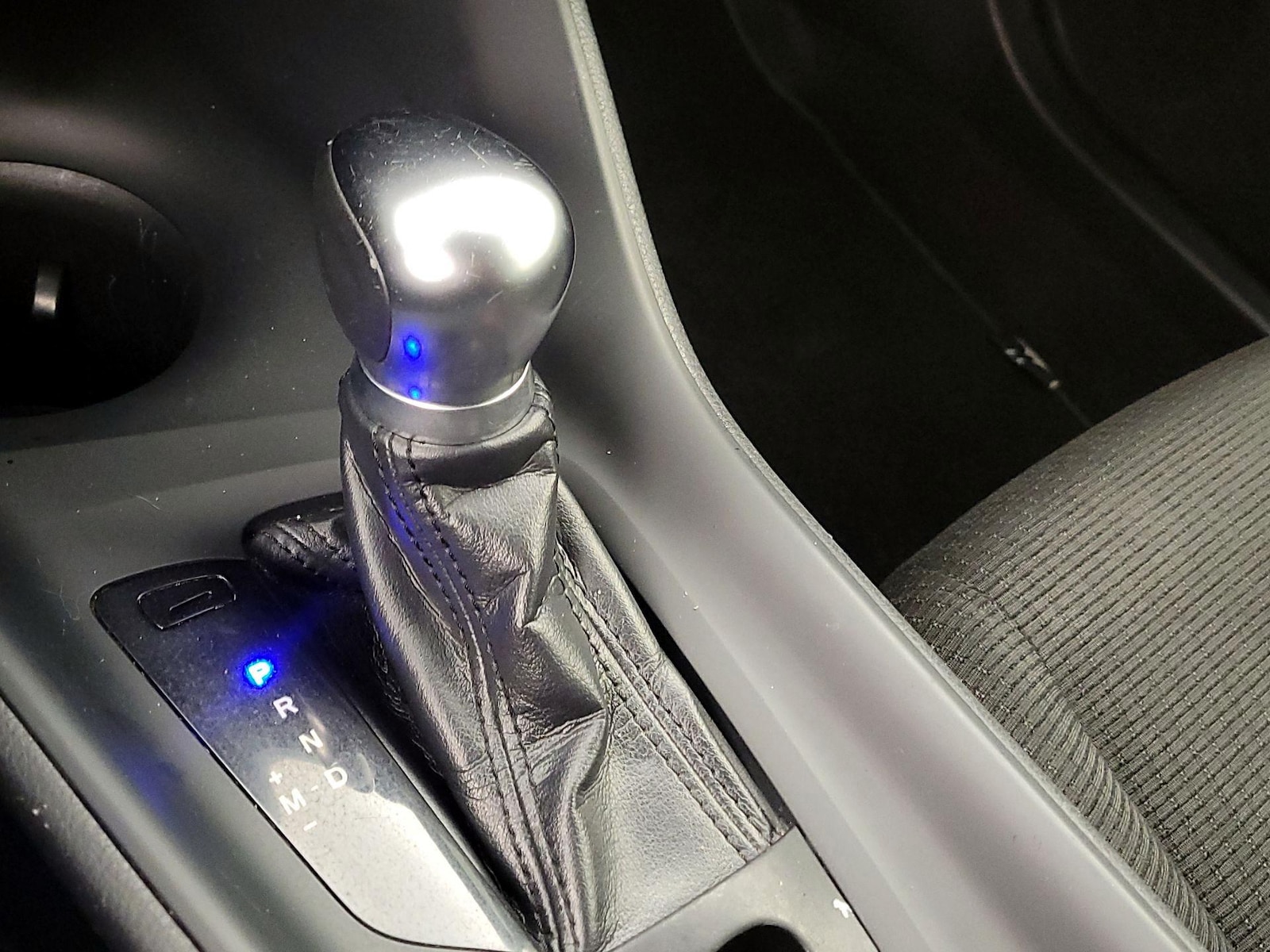 2018 Toyota C-HR XLE - Photo 18