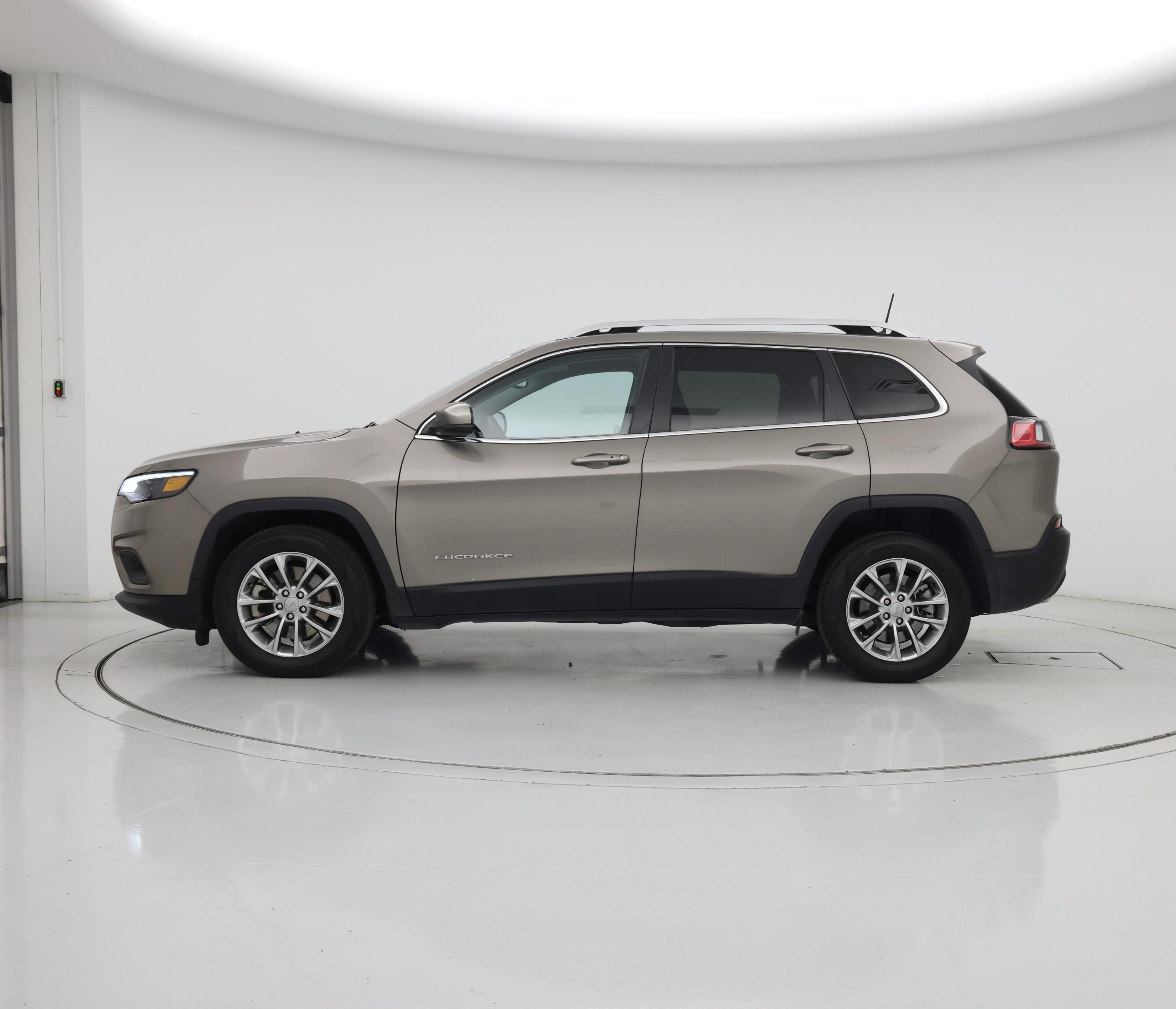 Thumbnail: 2021 Jeep Cherokee - 3