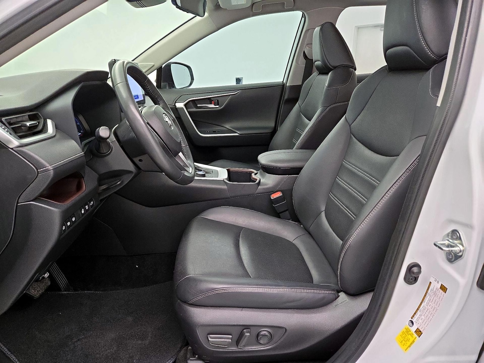 2023 Toyota RAV4 Limited - Photo 12