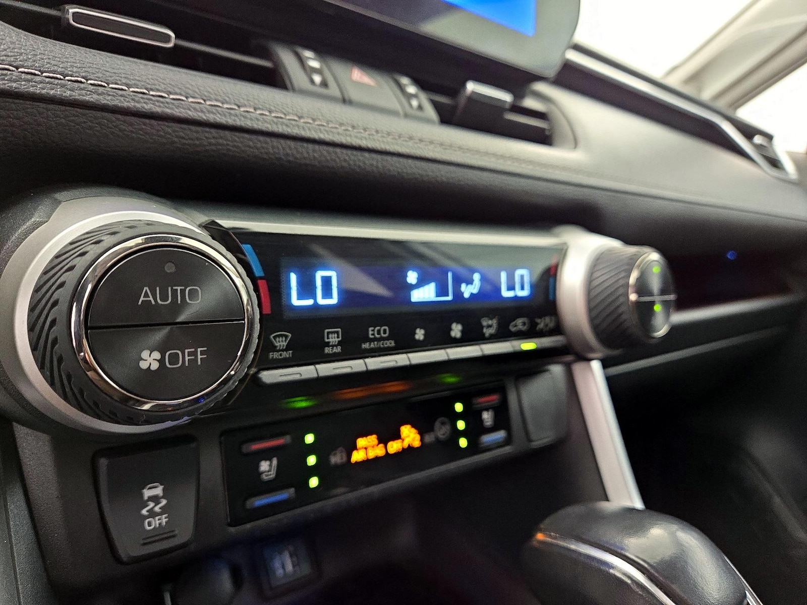 2023 Toyota RAV4 Limited - Photo 17