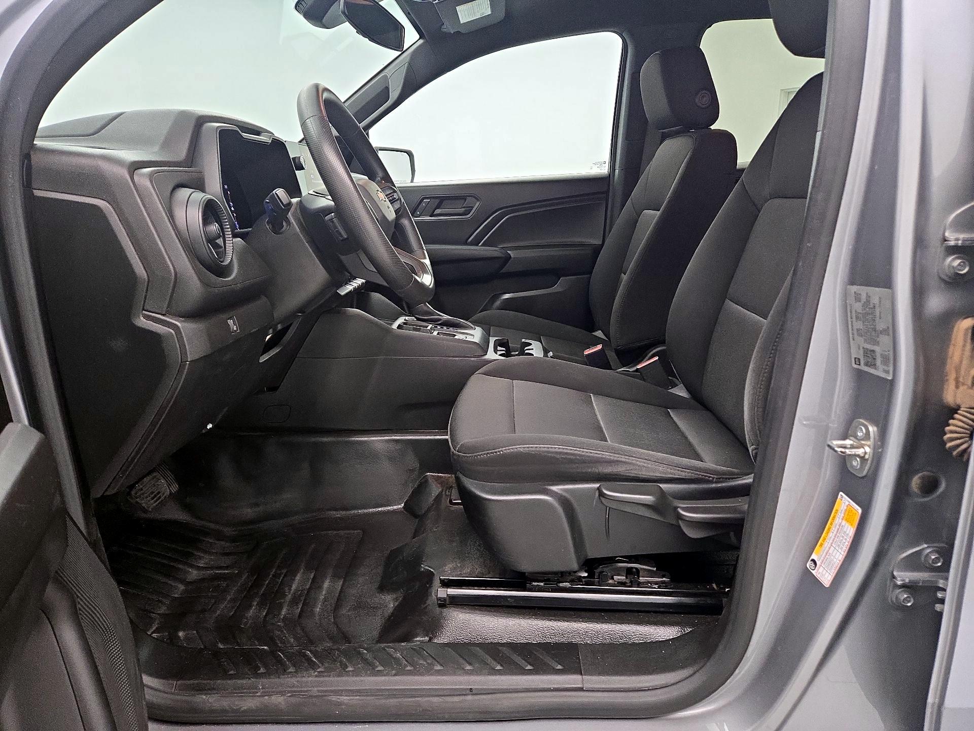 Thumbnail: 2023 Chevrolet Colorado - 11