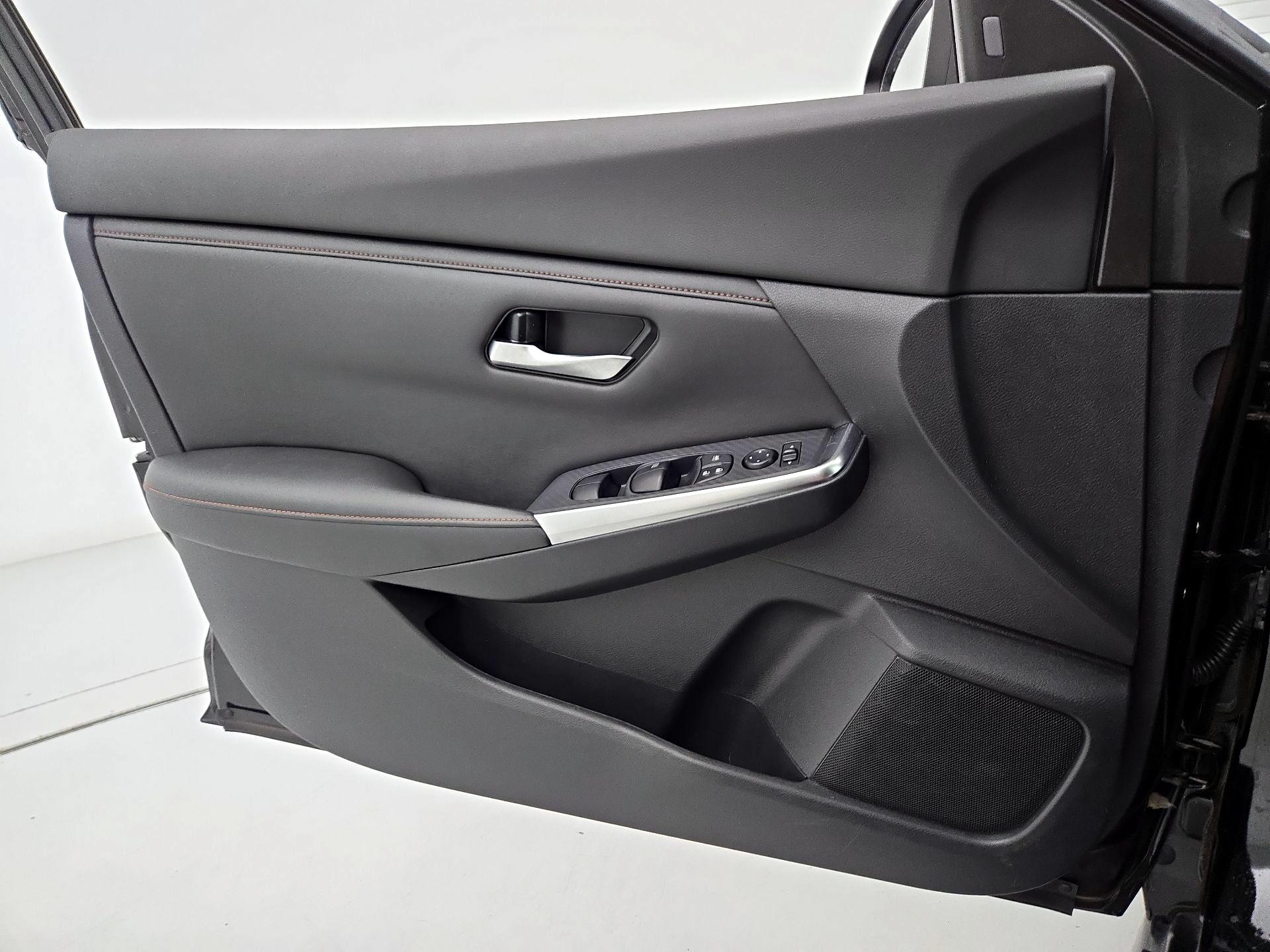 Thumbnail: 2021 Nissan Sentra - 12