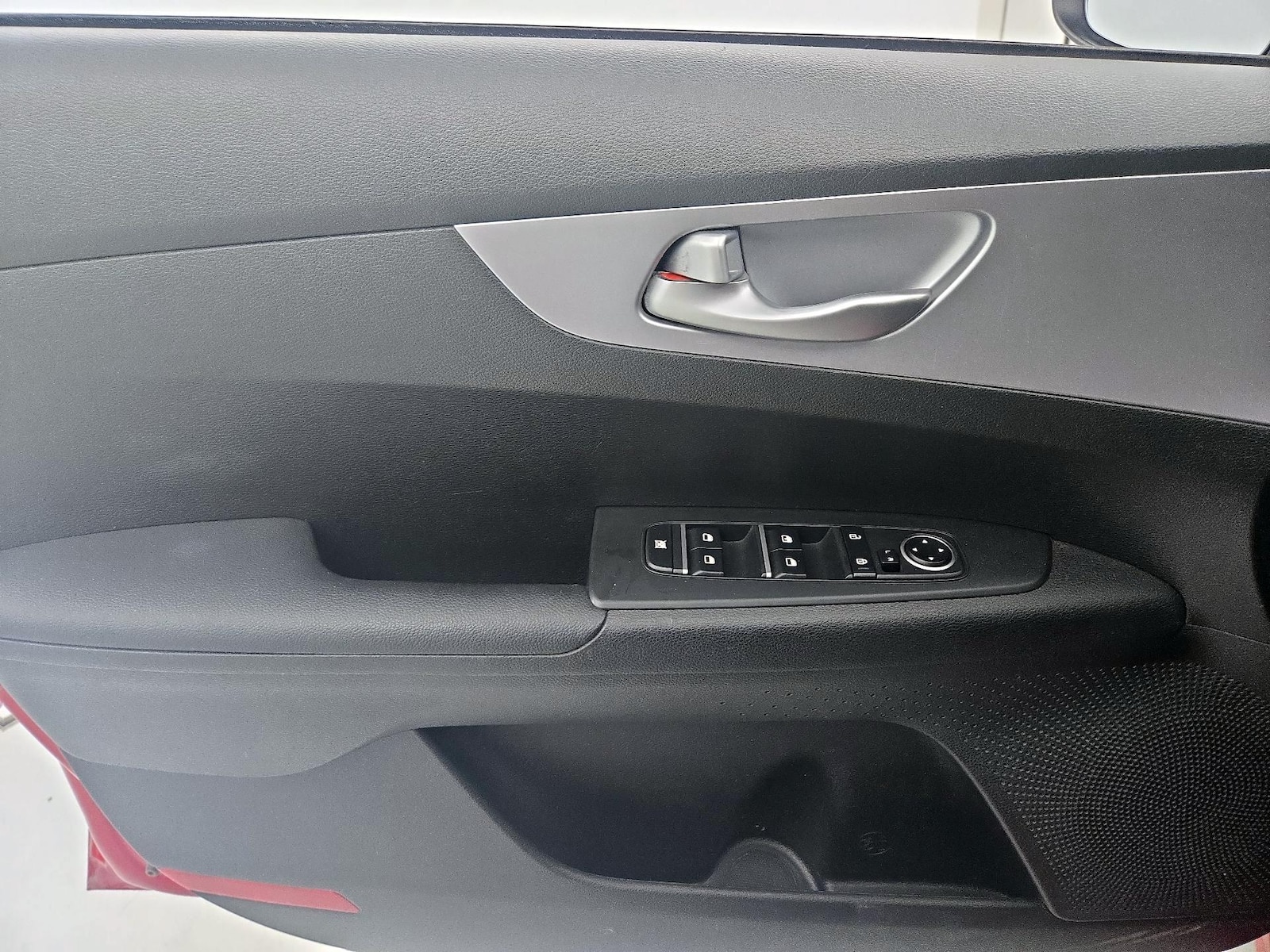 2023 Kia Forte LXS - Photo 13