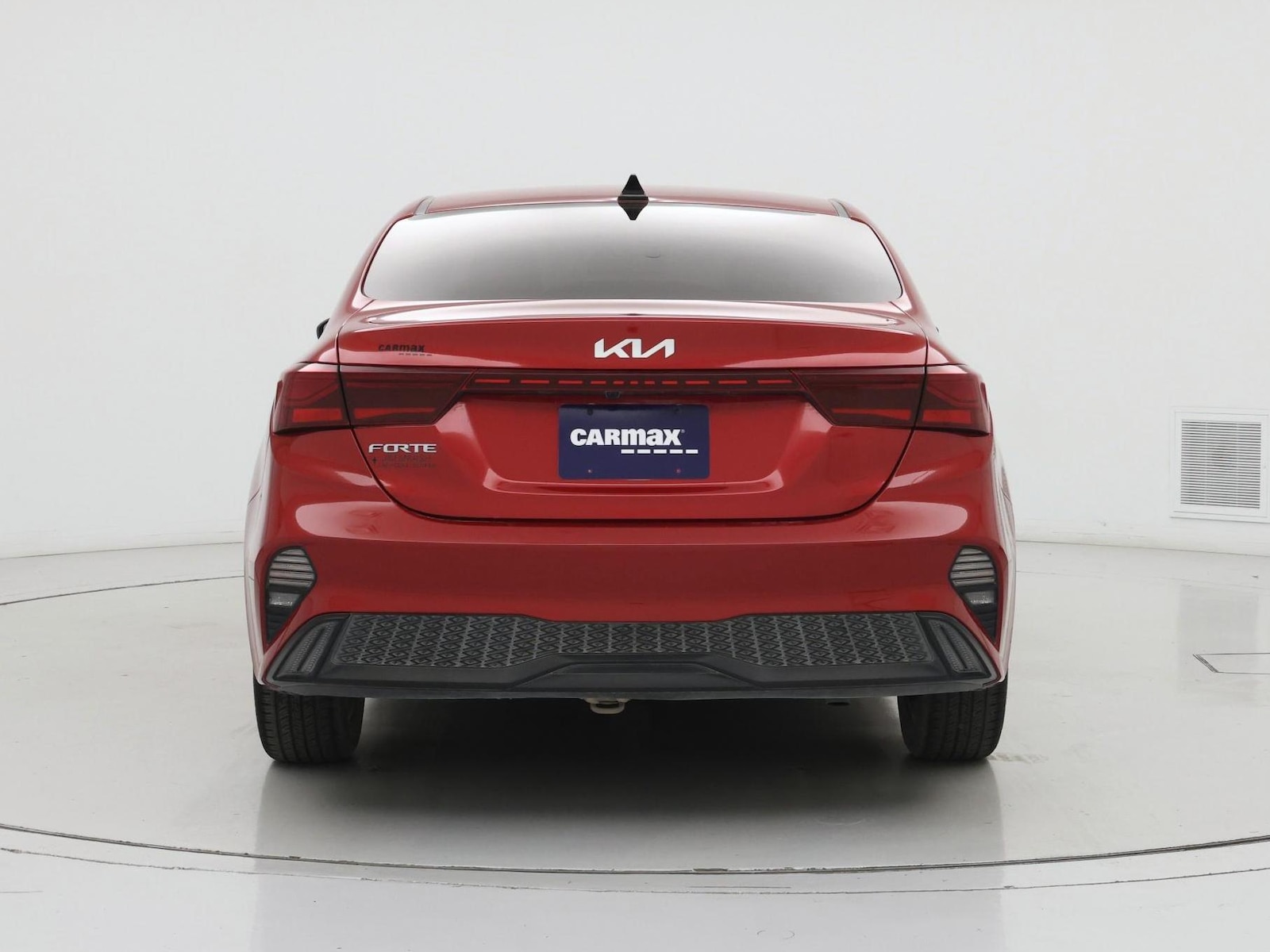 2023 Kia Forte LXS - Photo 7