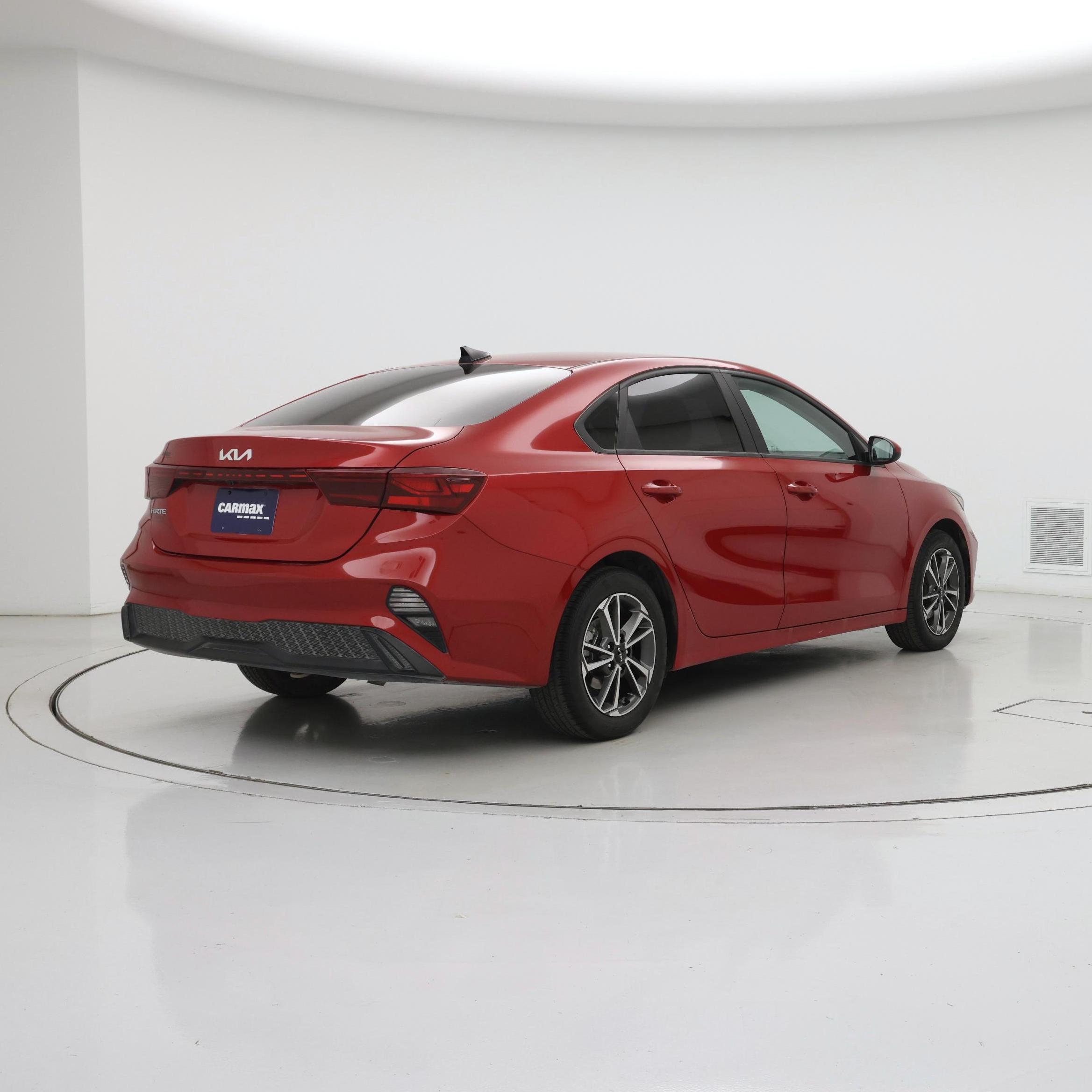 Thumbnail: 2023 Kia Forte - 8