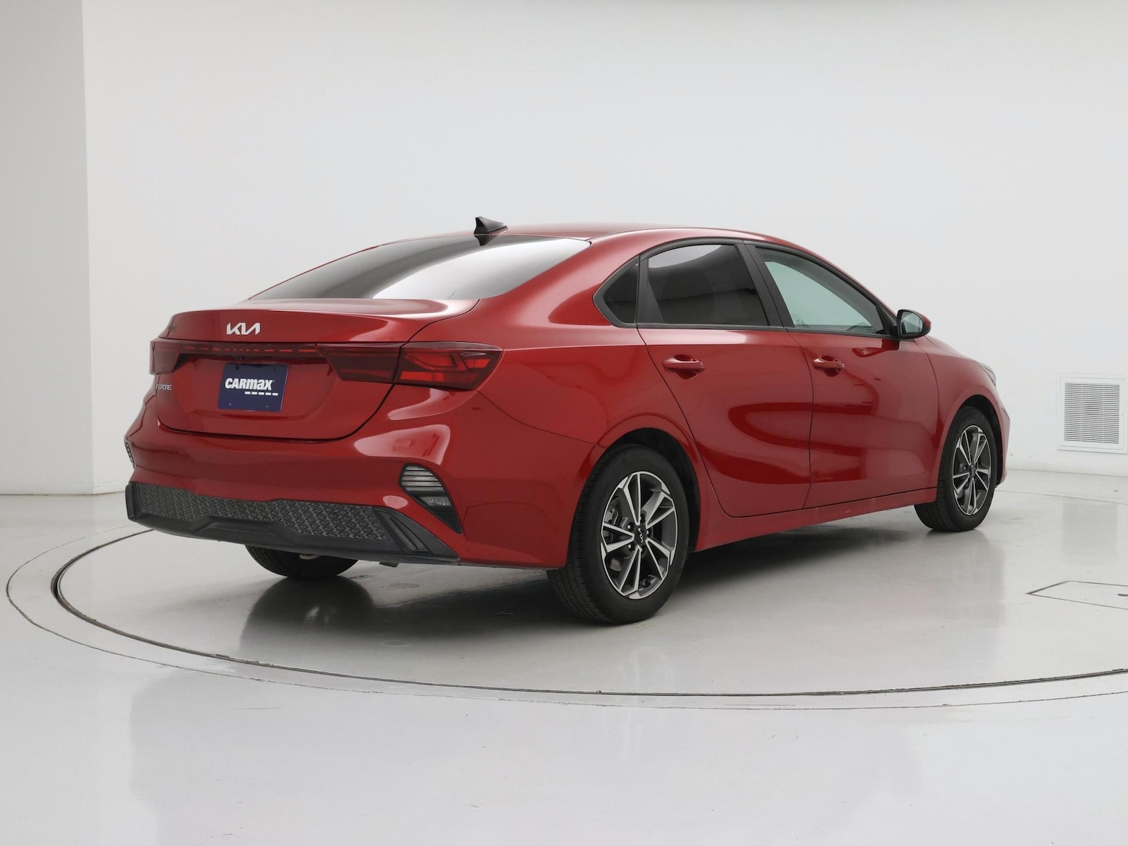 2023 Kia Forte LXS - Photo 9