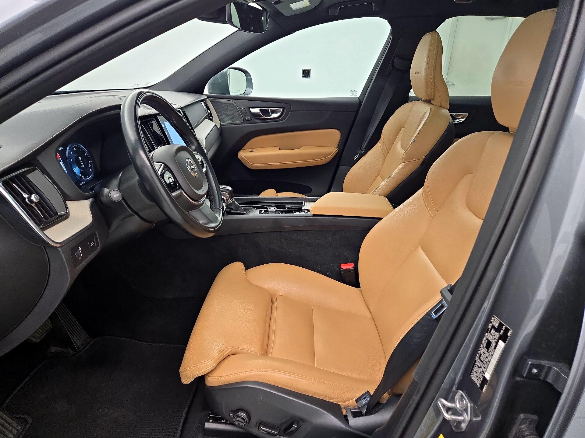 Thumbnail: 2020 Volvo XC60 - 9