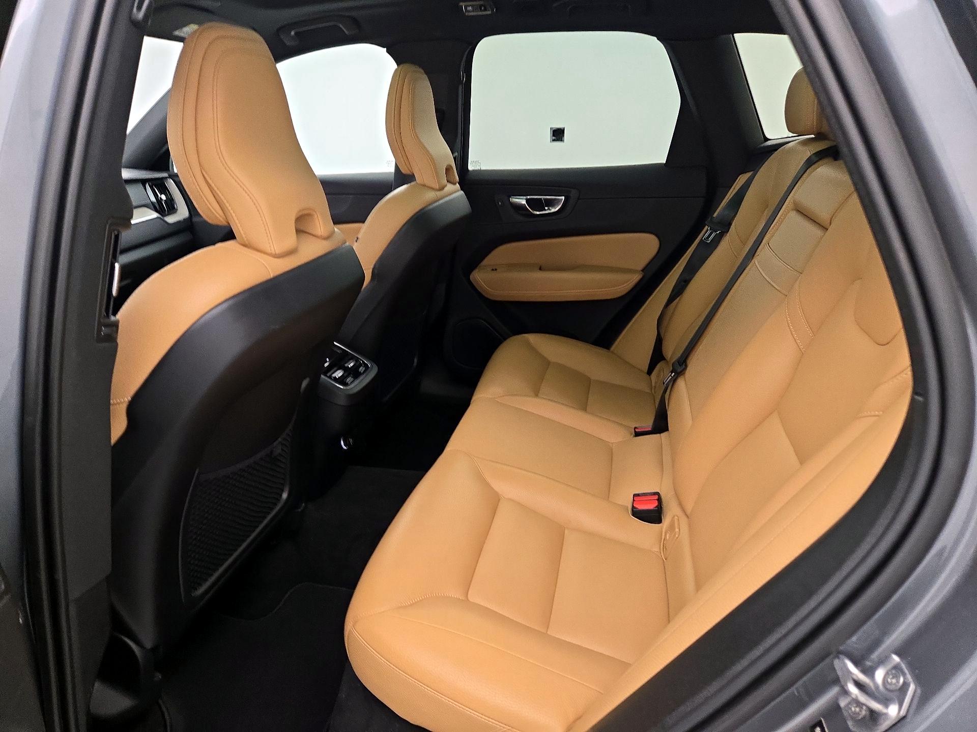 Thumbnail: 2020 Volvo XC60 - 19
