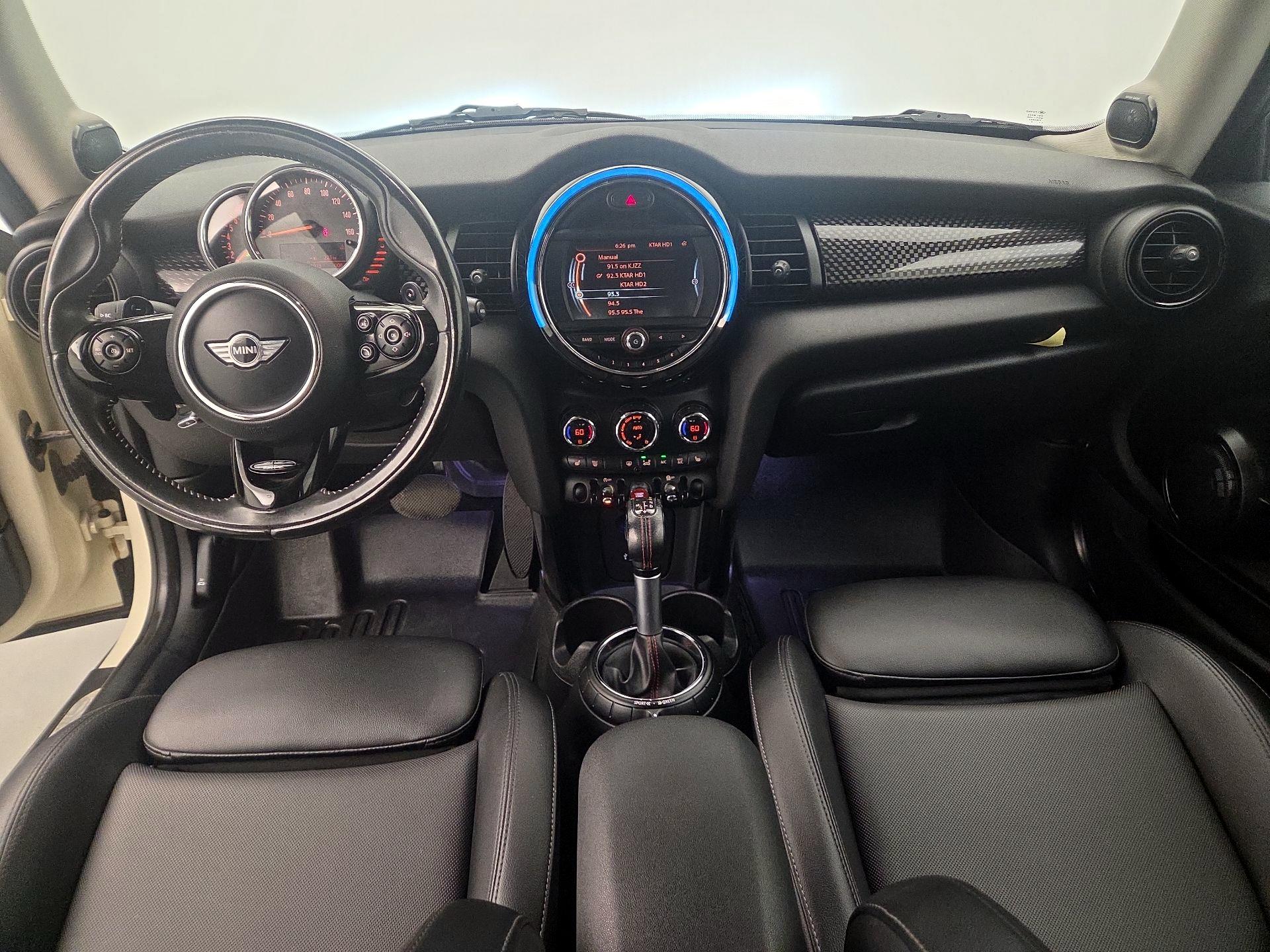 Thumbnail: 2016 MINI Cooper Hardtop - 9