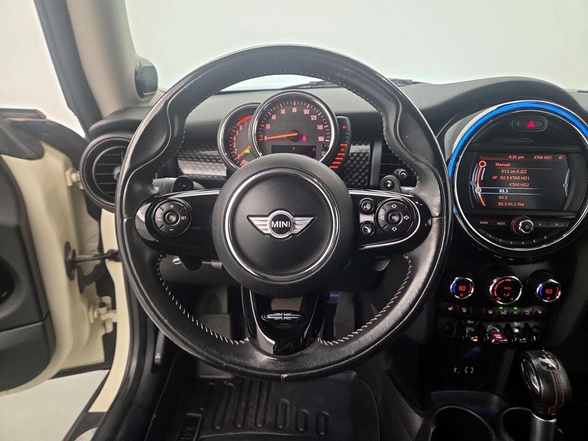 Thumbnail: 2016 MINI Cooper Hardtop - 10