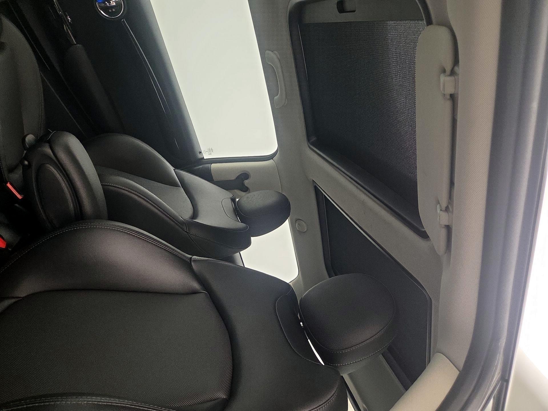 Thumbnail: 2016 MINI Cooper Hardtop - 18