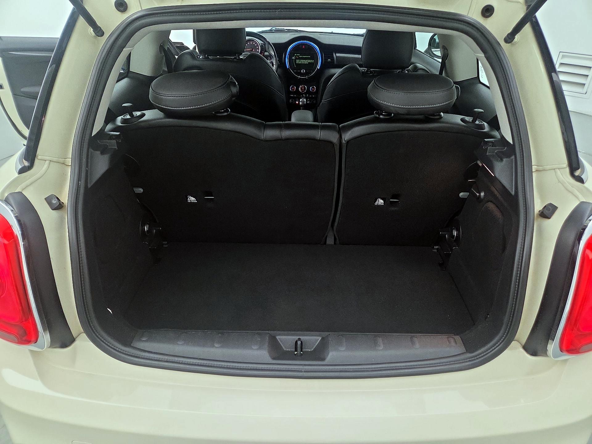 Thumbnail: 2016 MINI Cooper Hardtop - 20