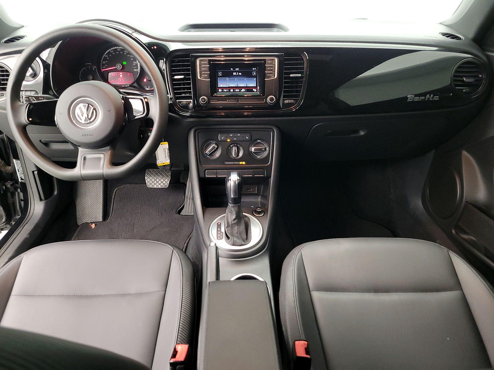 Thumbnail: 2016 Volkswagen Beetle - 9