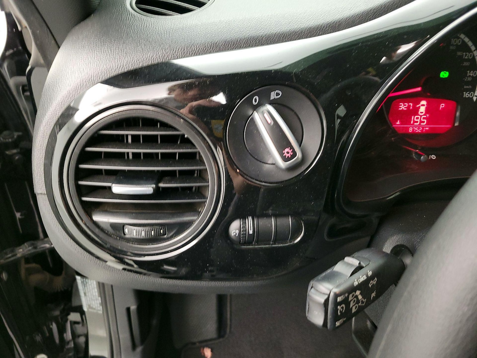 2016 Volkswagen Beetle S - Photo 14