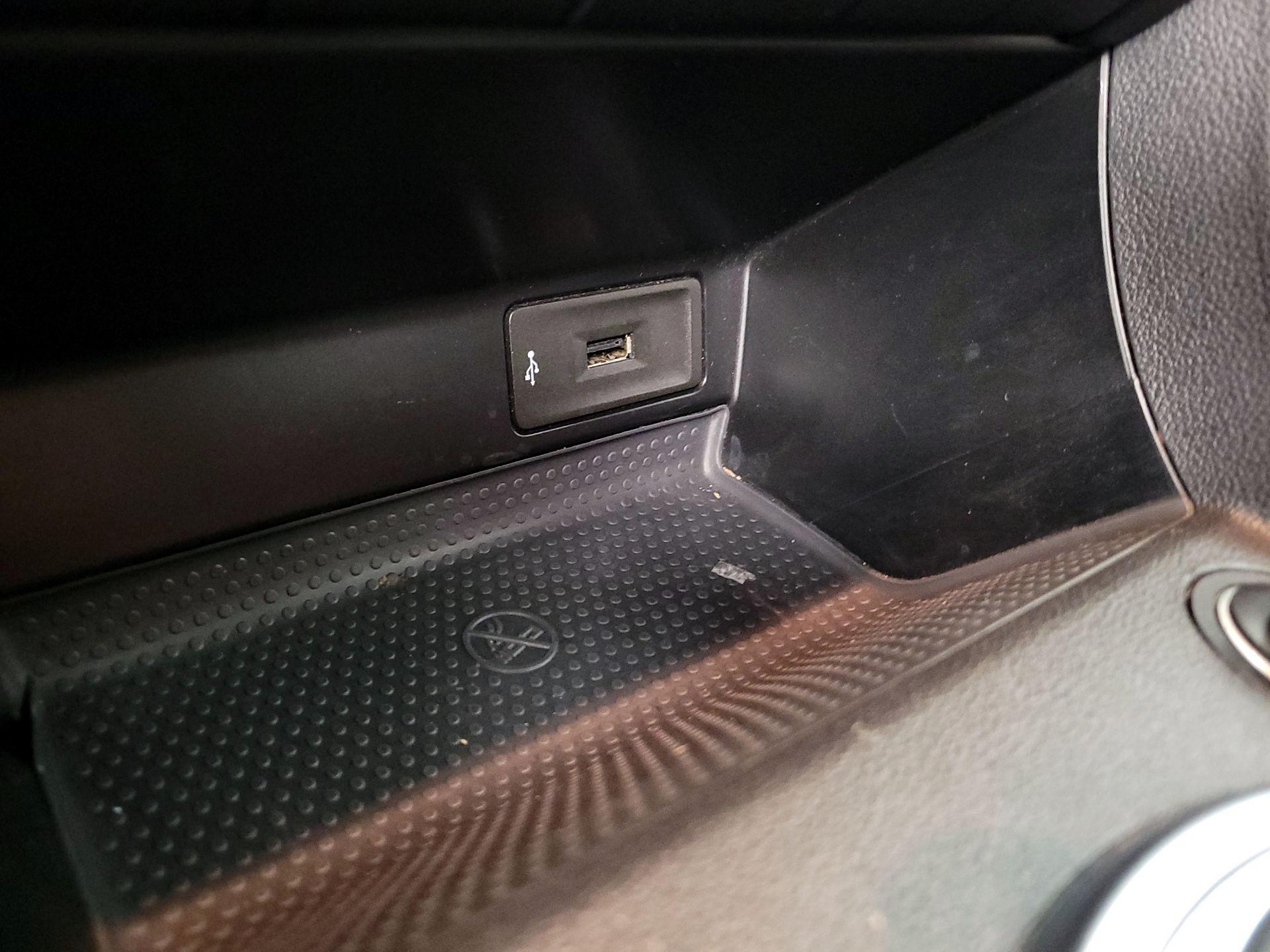 Thumbnail: 2016 Volkswagen Beetle - 17