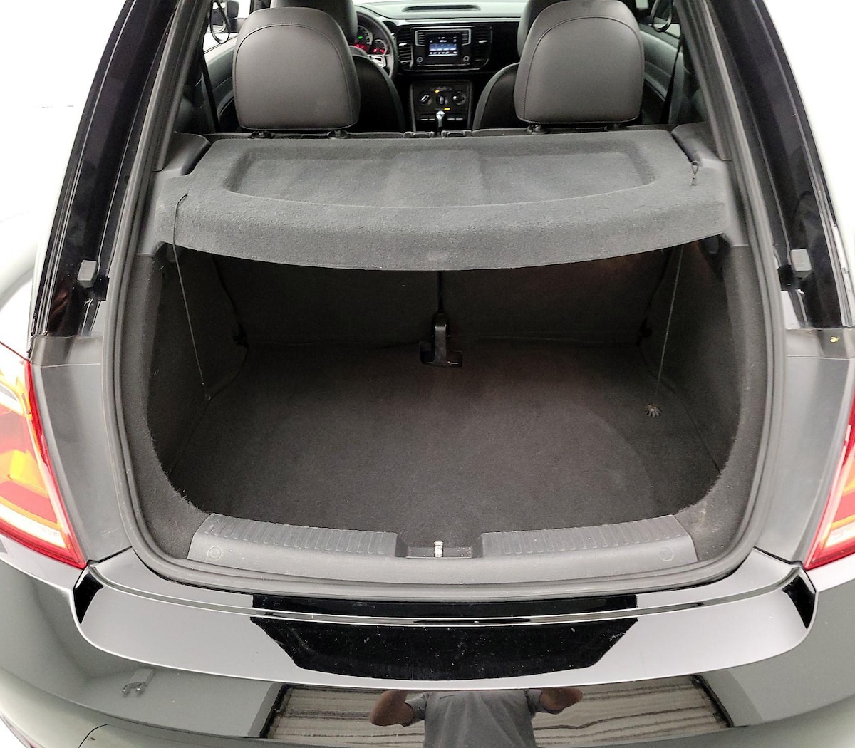 Trunk/Cargo (Seats Up)