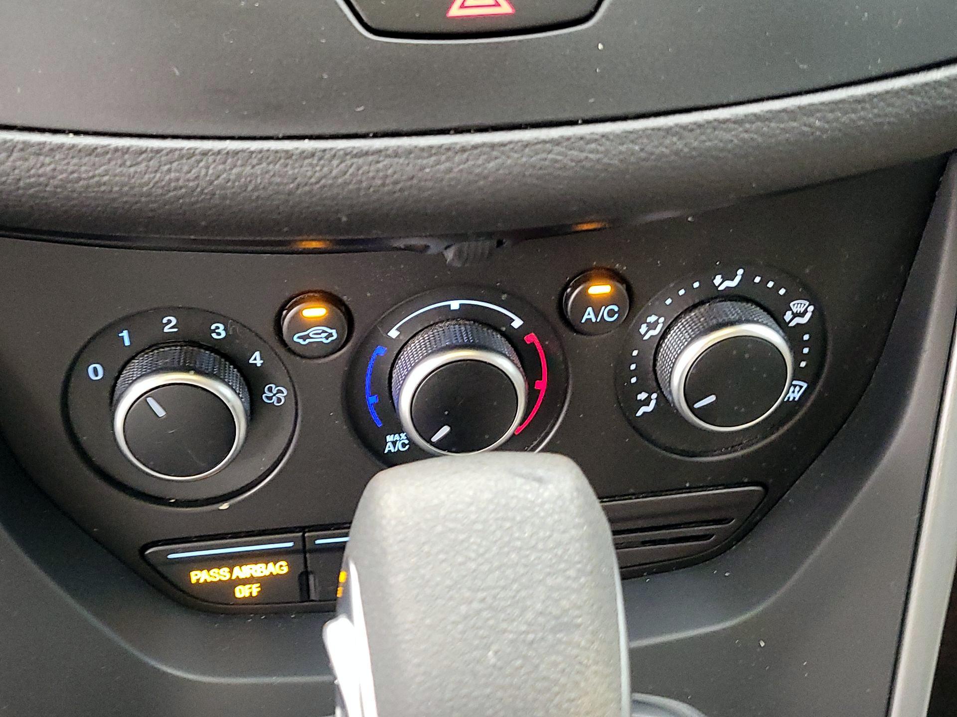 Thumbnail: 2016 Ford Escape - 16