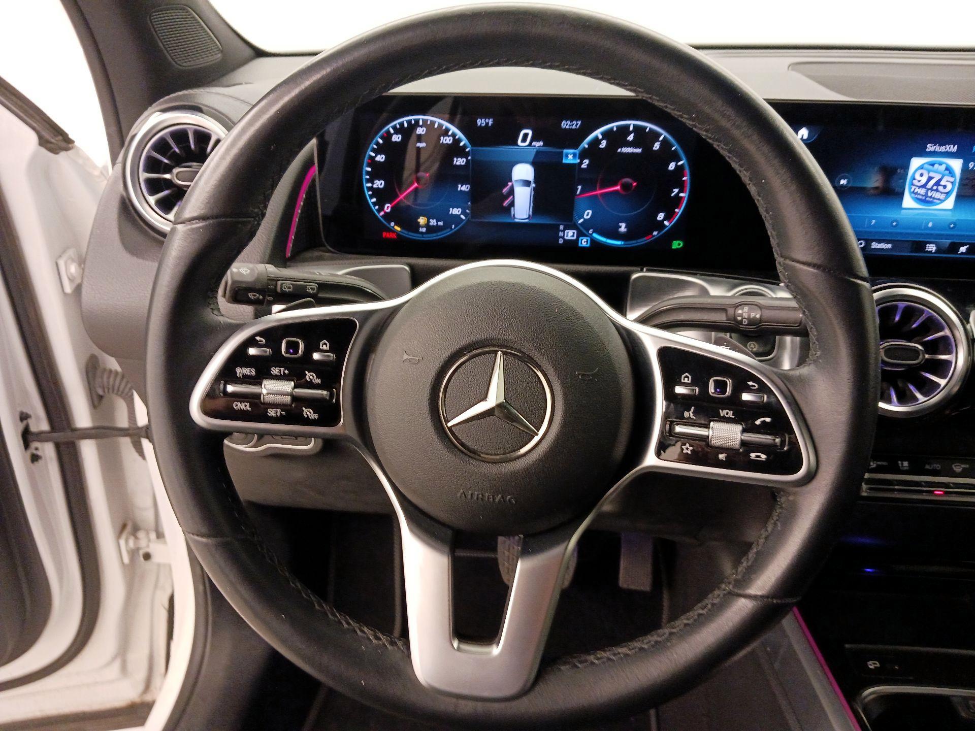 Thumbnail: 2022 Mercedes-Benz GLB - 10