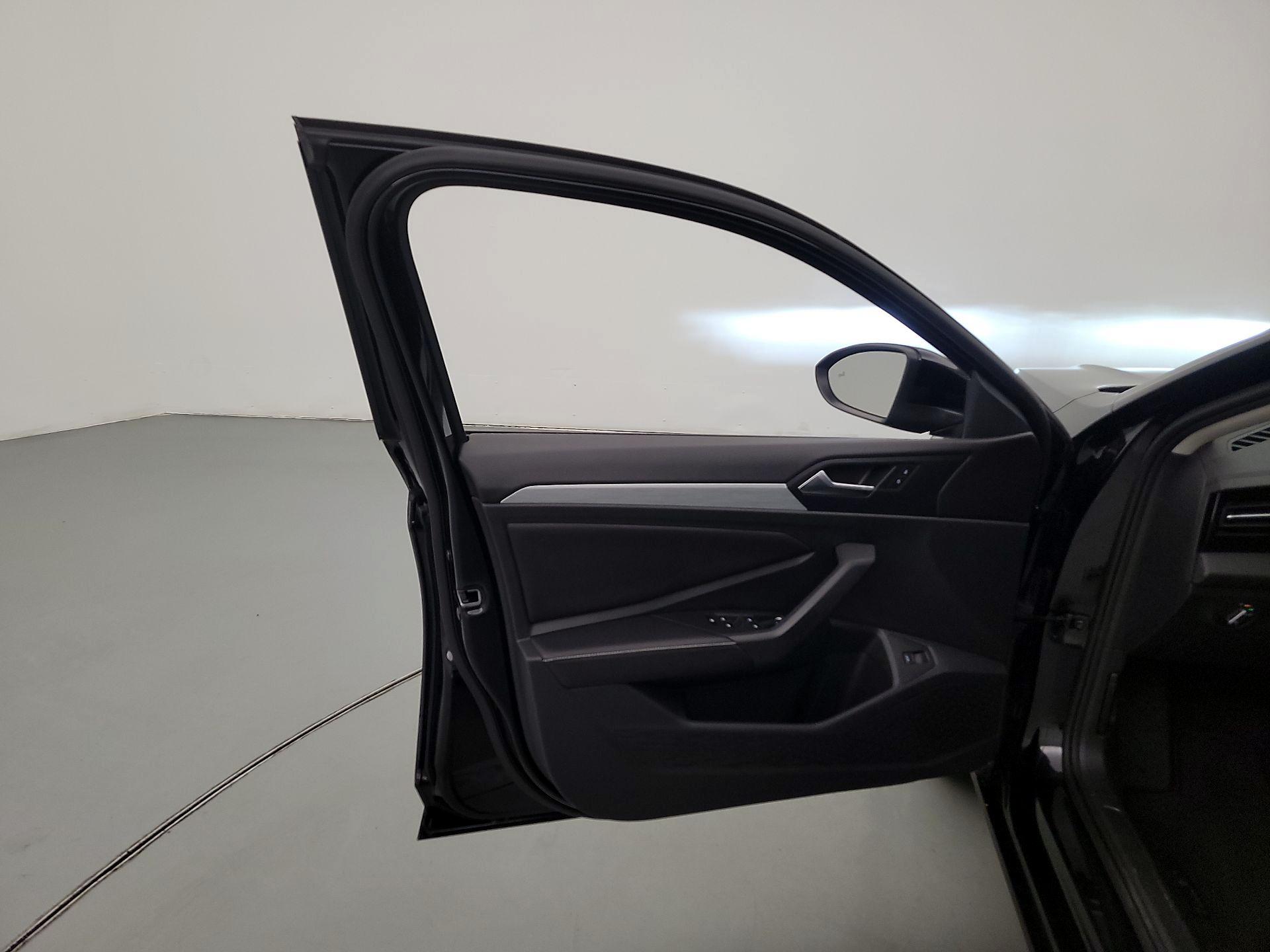 Thumbnail: 2025 Volkswagen Jetta - 12