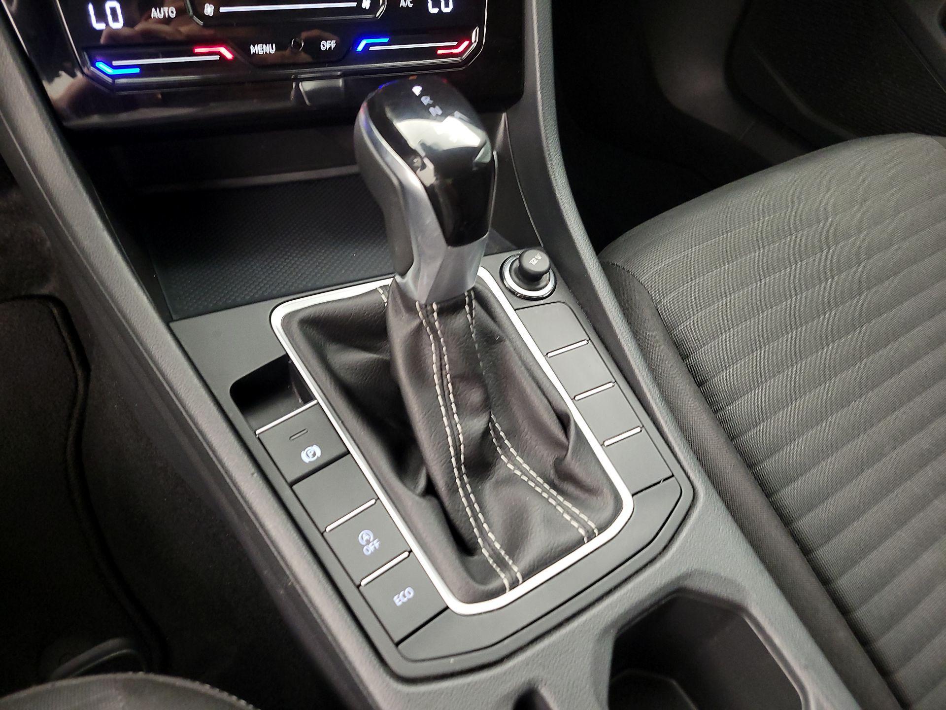 Thumbnail: 2025 Volkswagen Jetta - 17