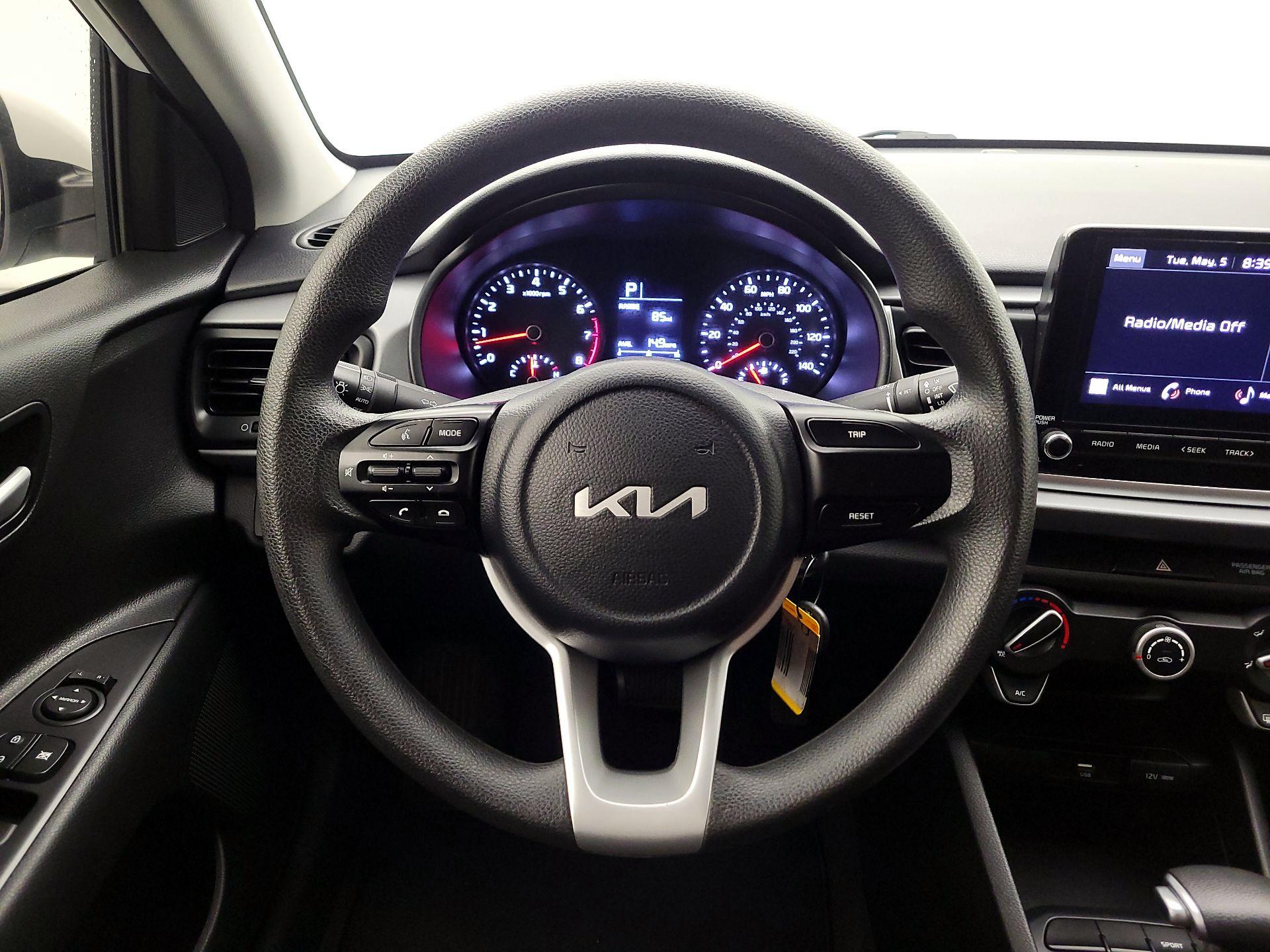 Thumbnail: 2022 Kia Rio - 10