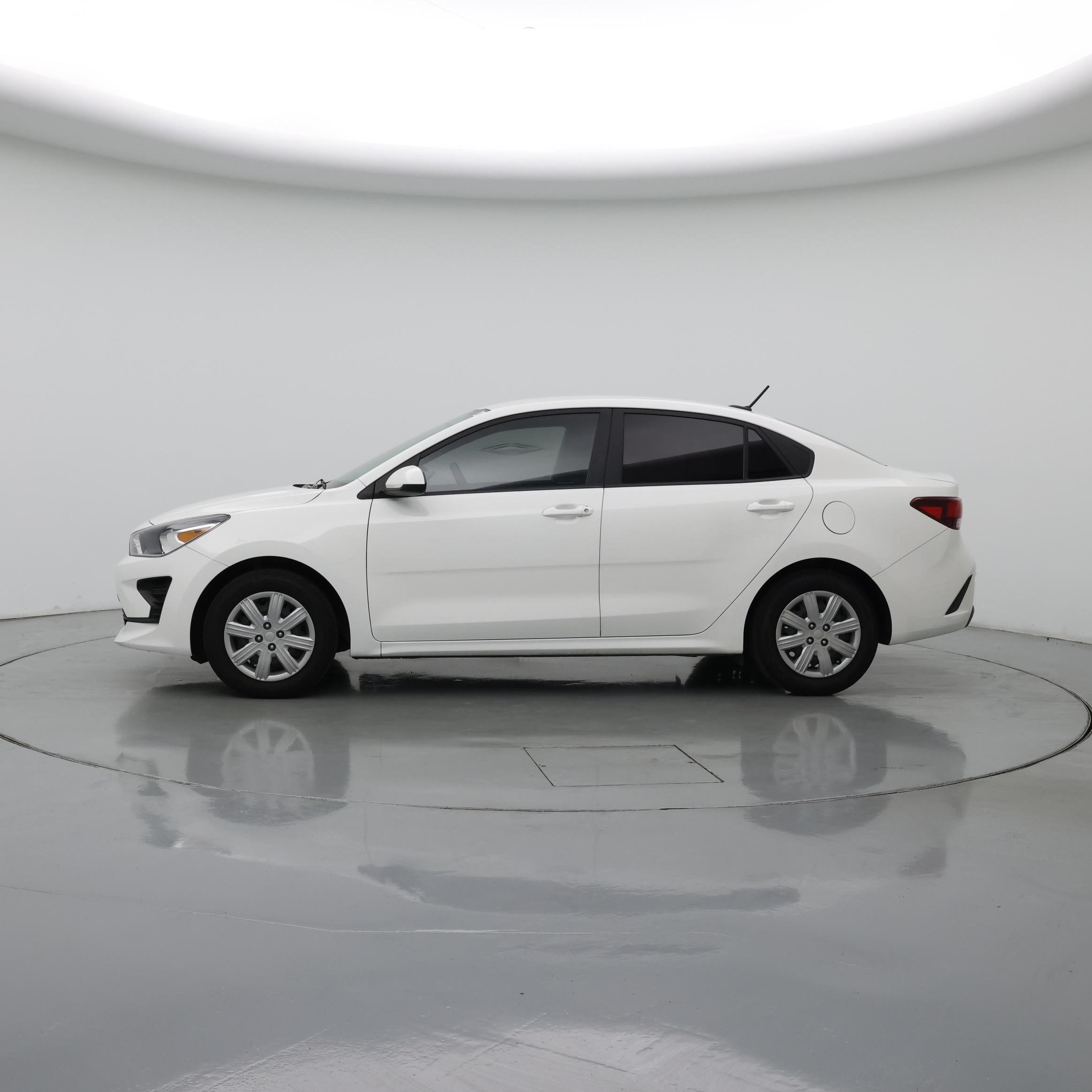 Thumbnail: 2022 Kia Rio - 3