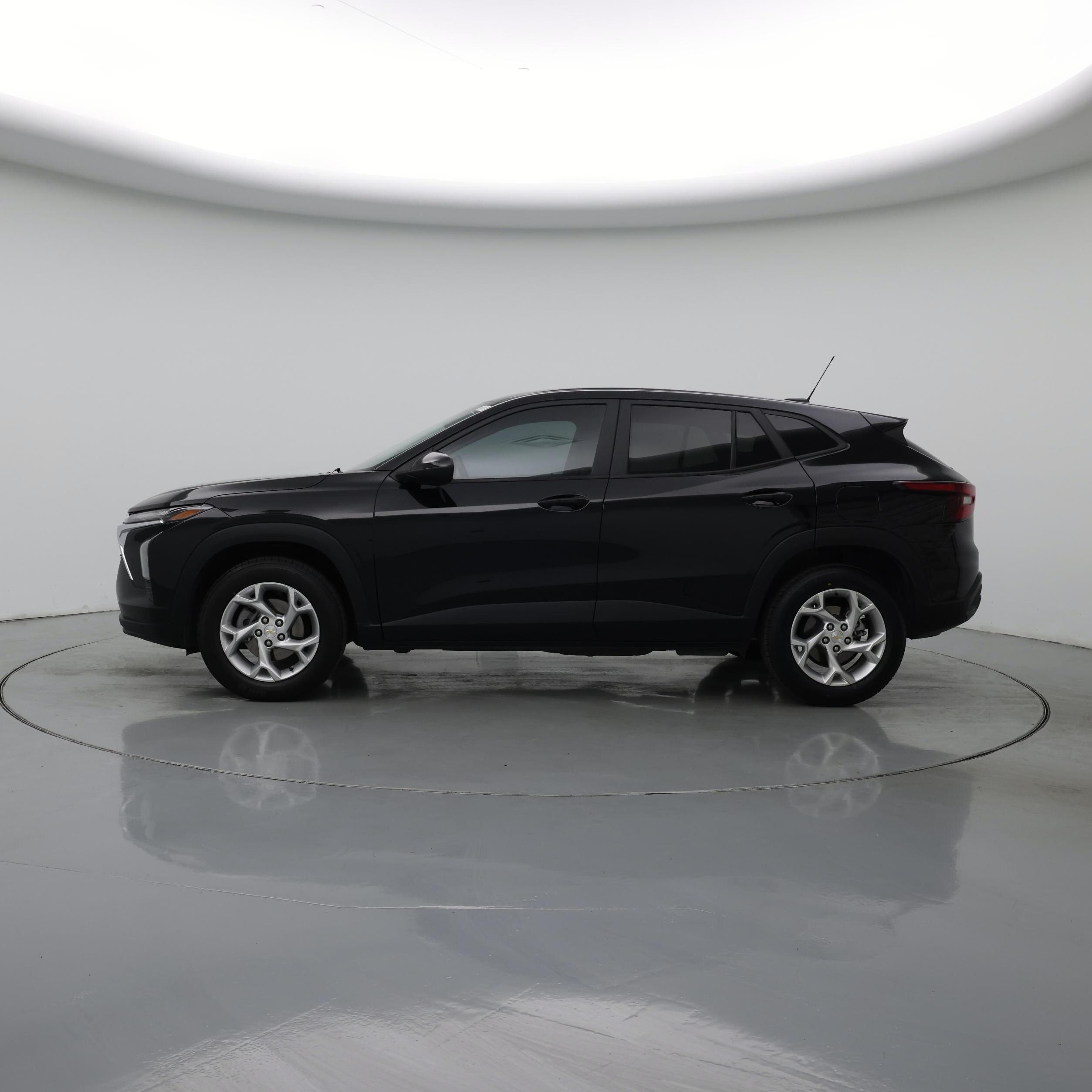 Thumbnail: 2024 Chevrolet Trax - 3