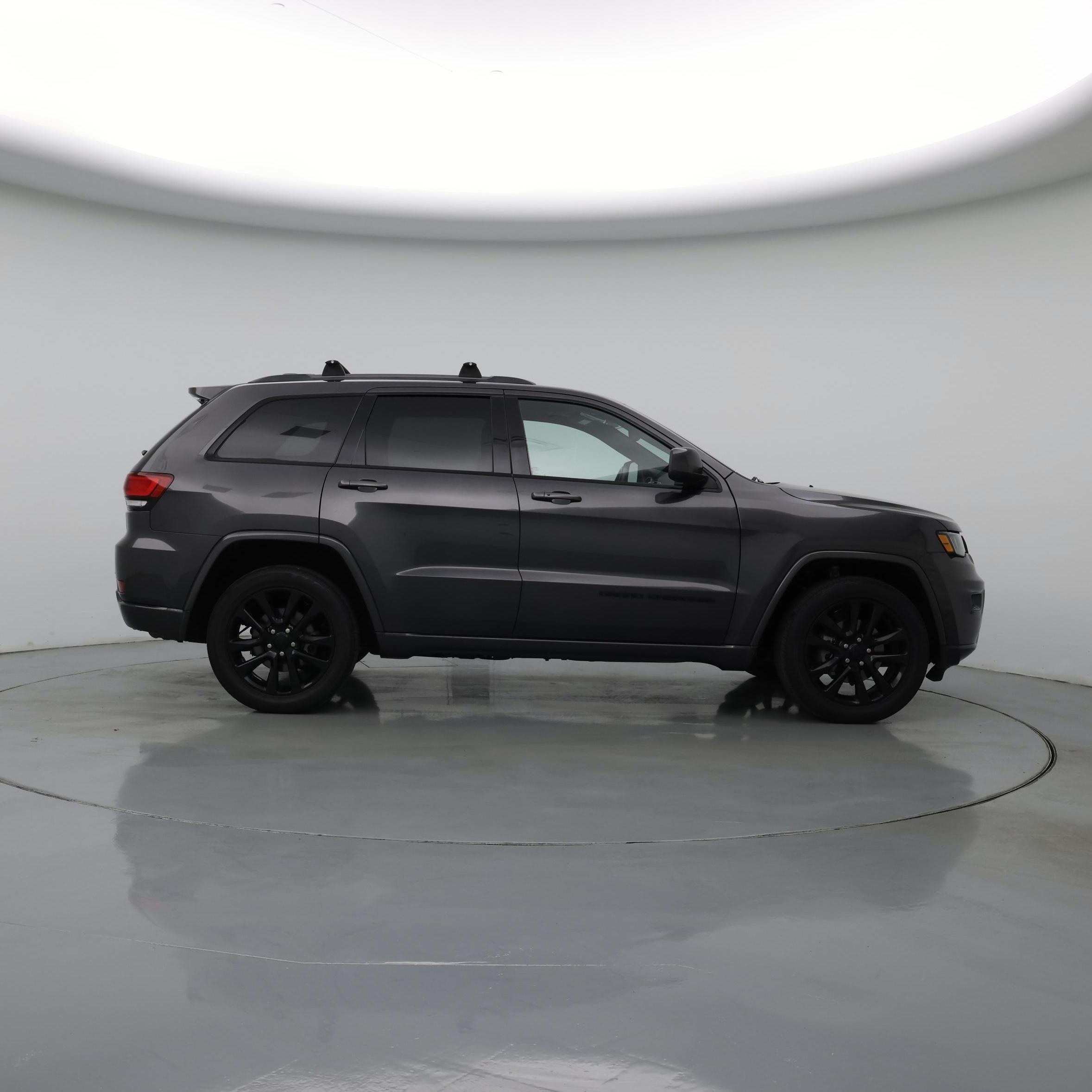 Thumbnail: 2018 Jeep Grand Cherokee - 7