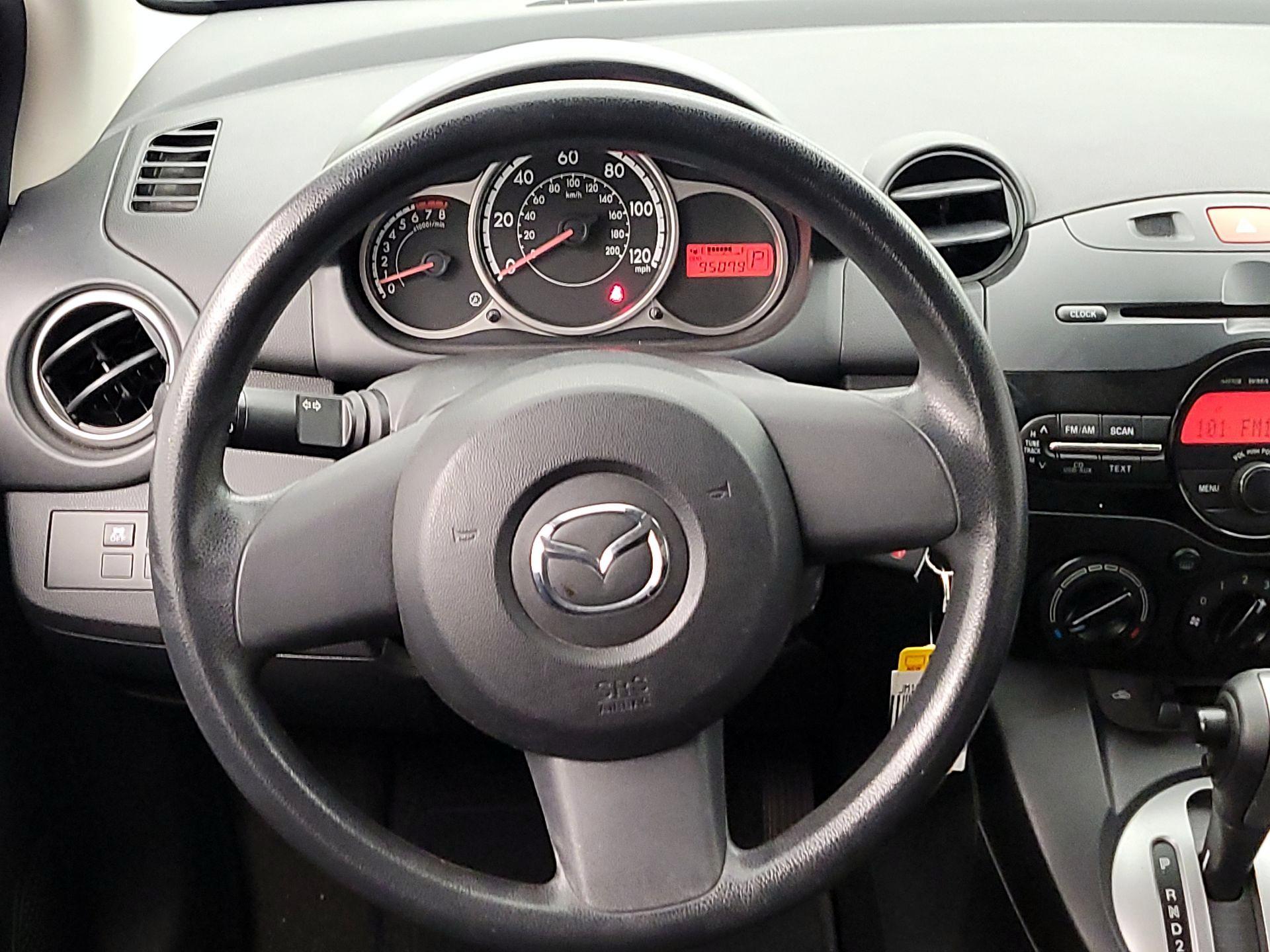 Thumbnail: 2014 Mazda Mazda2 - 10