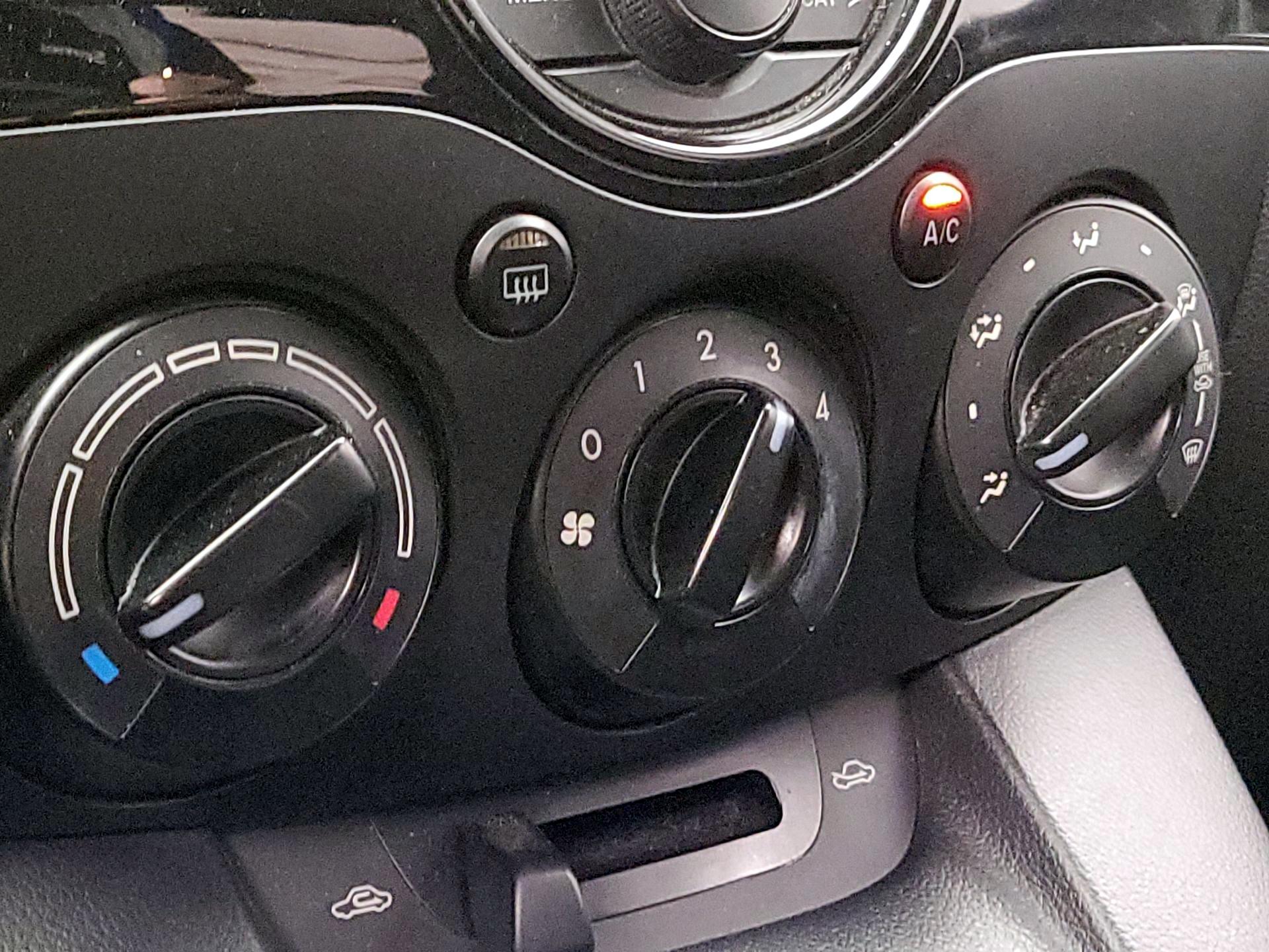 Thumbnail: 2014 Mazda Mazda2 - 15