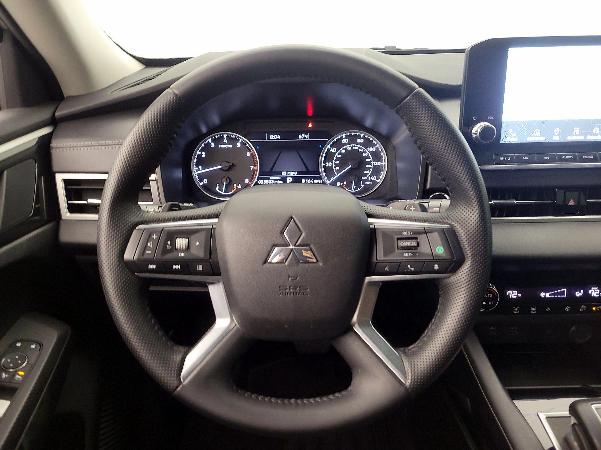 Thumbnail: 2024 Mitsubishi Outlander - 10