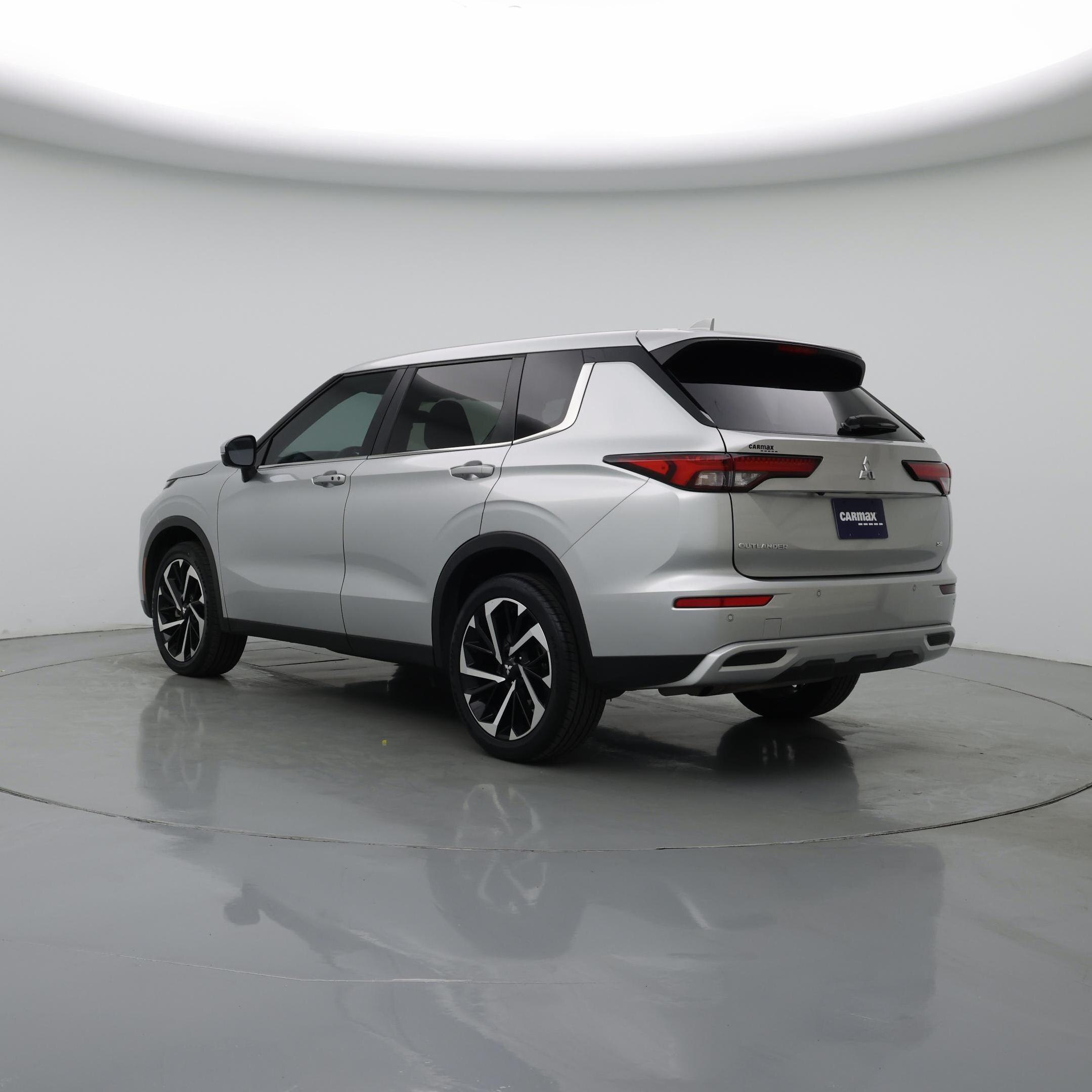Thumbnail: 2024 Mitsubishi Outlander - 2