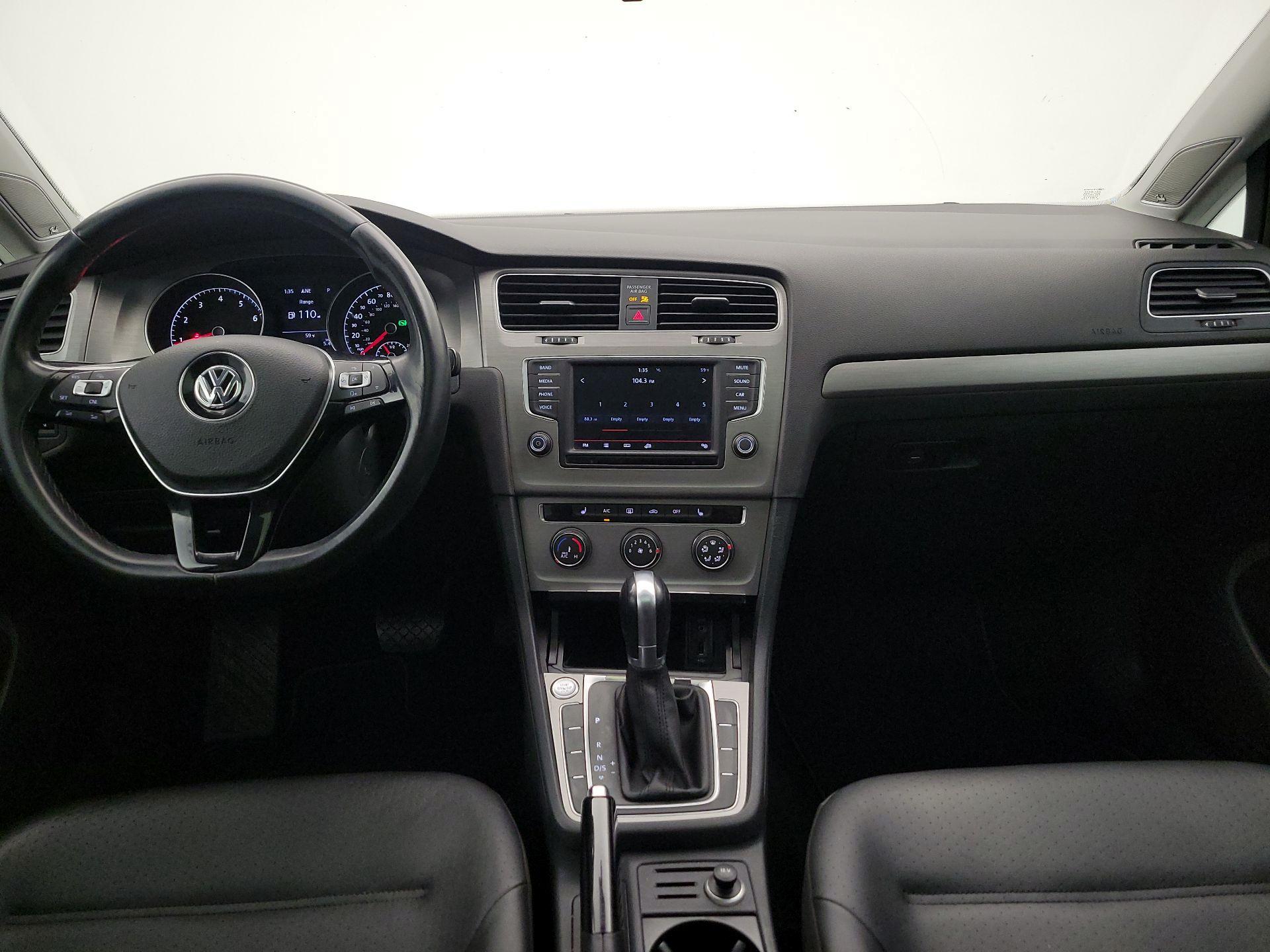 Thumbnail: 2016 Volkswagen Golf - 9
