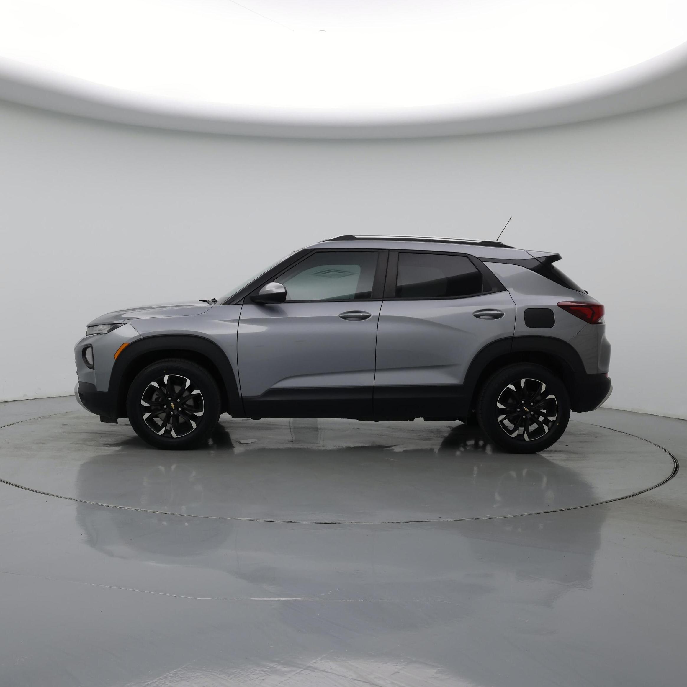 Thumbnail: 2023 Chevrolet TrailBlazer - 3