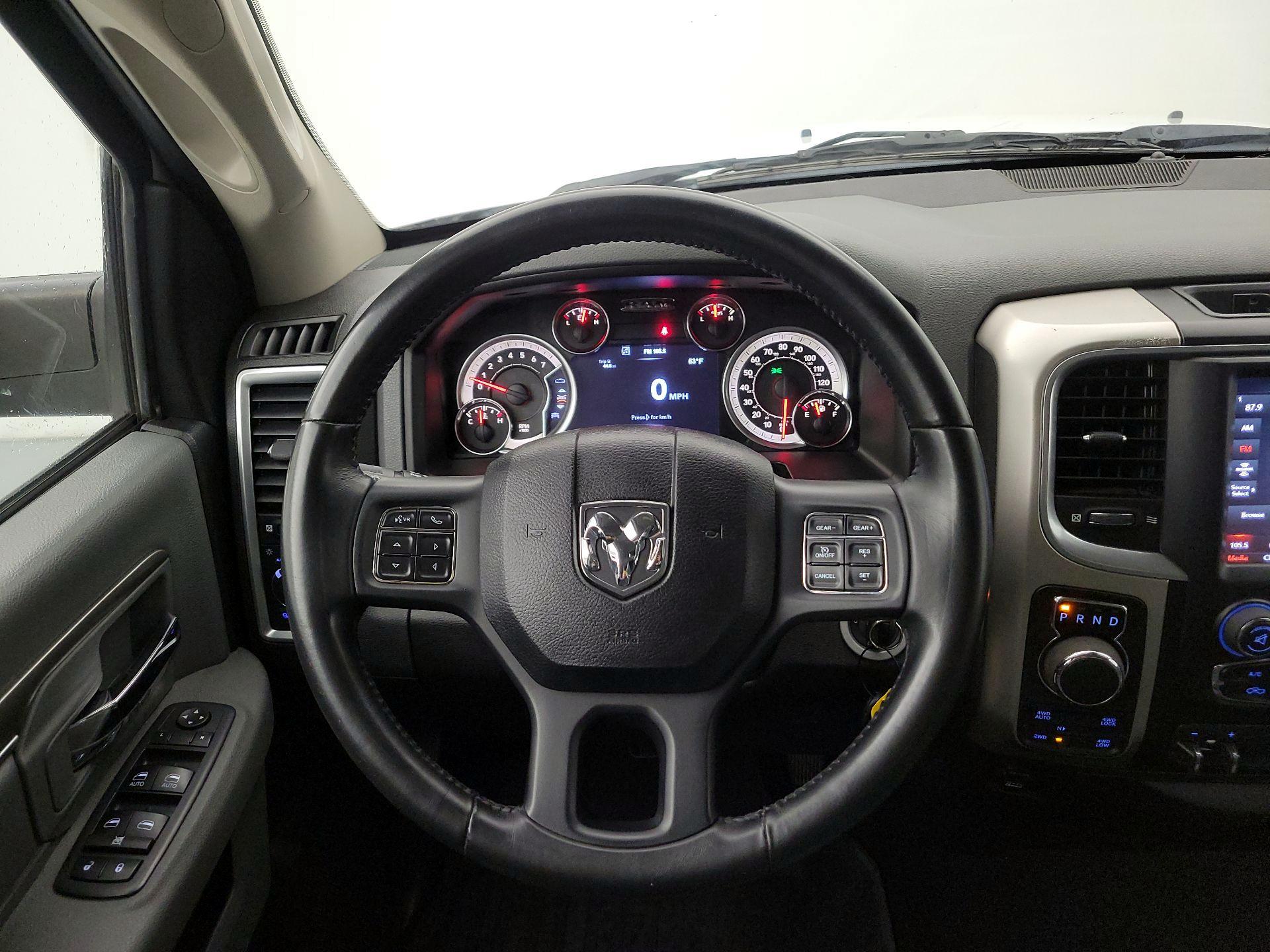 Thumbnail: 2019 RAM 1500 Classic - 10