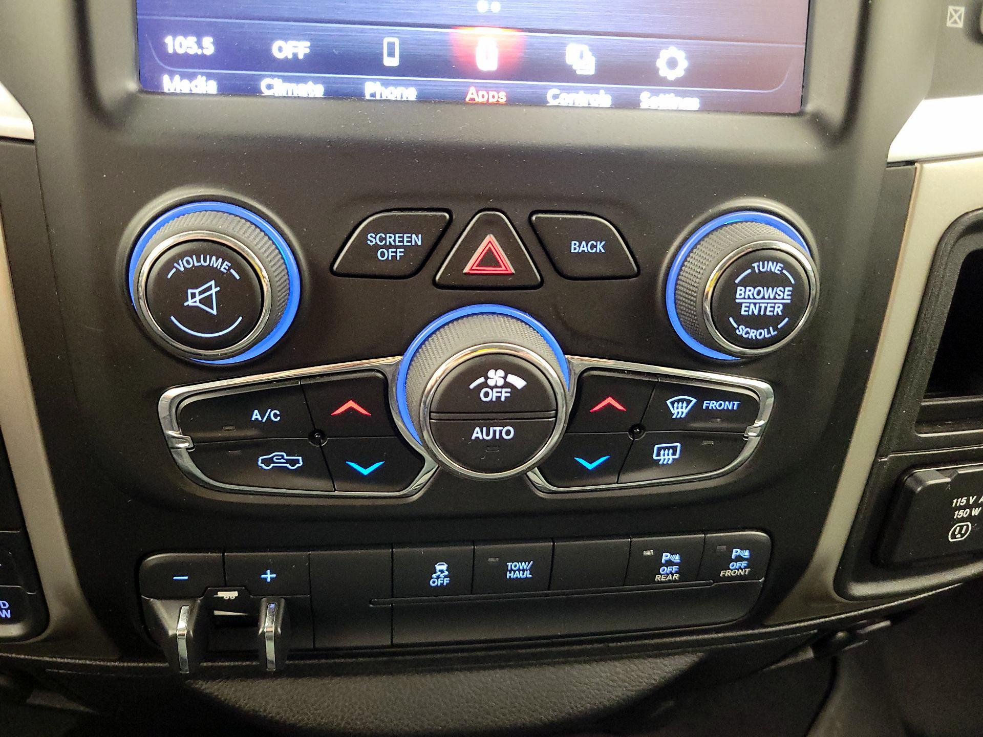 Thumbnail: 2019 RAM 1500 Classic - 16