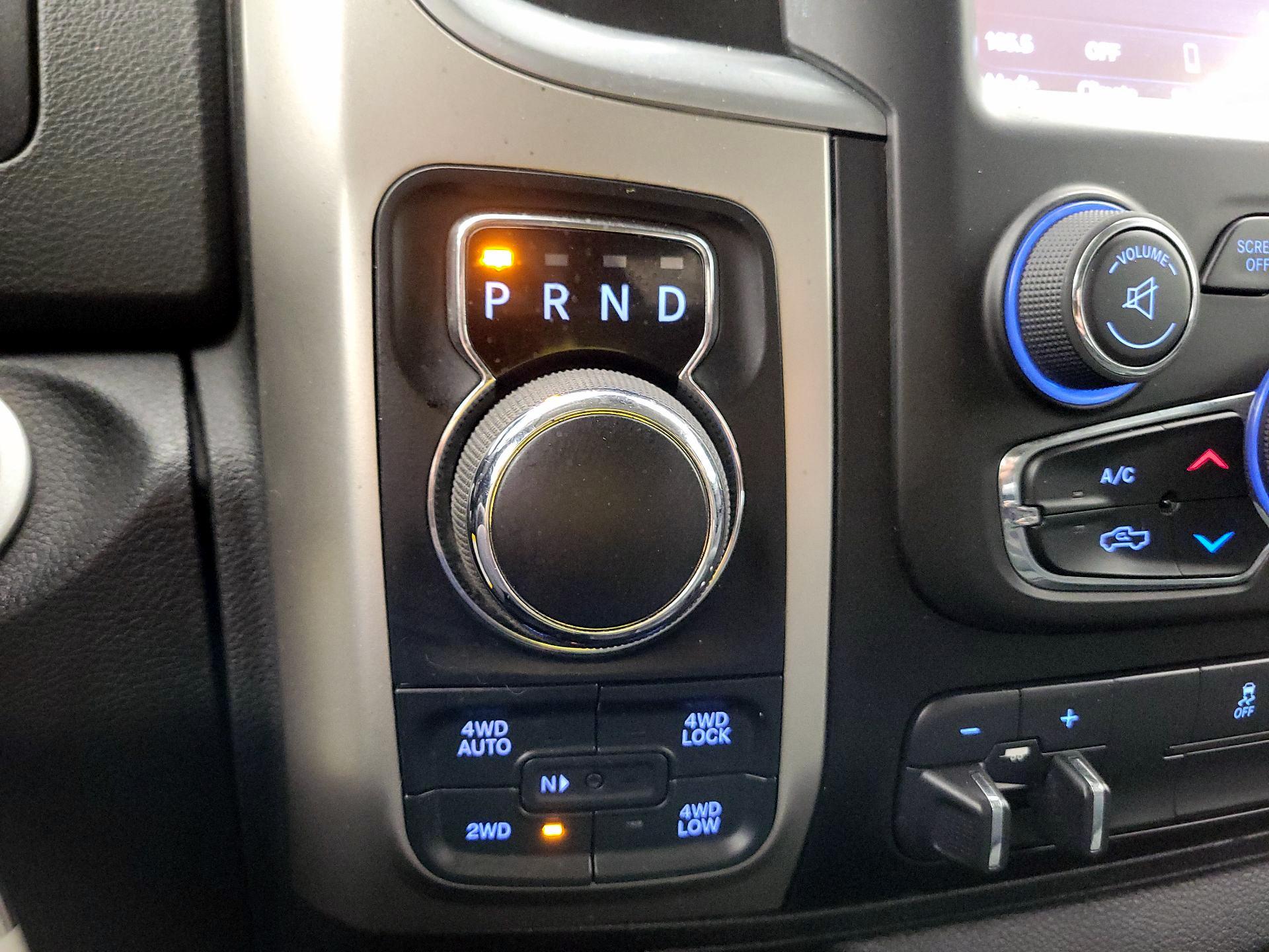 Thumbnail: 2019 RAM 1500 Classic - 17