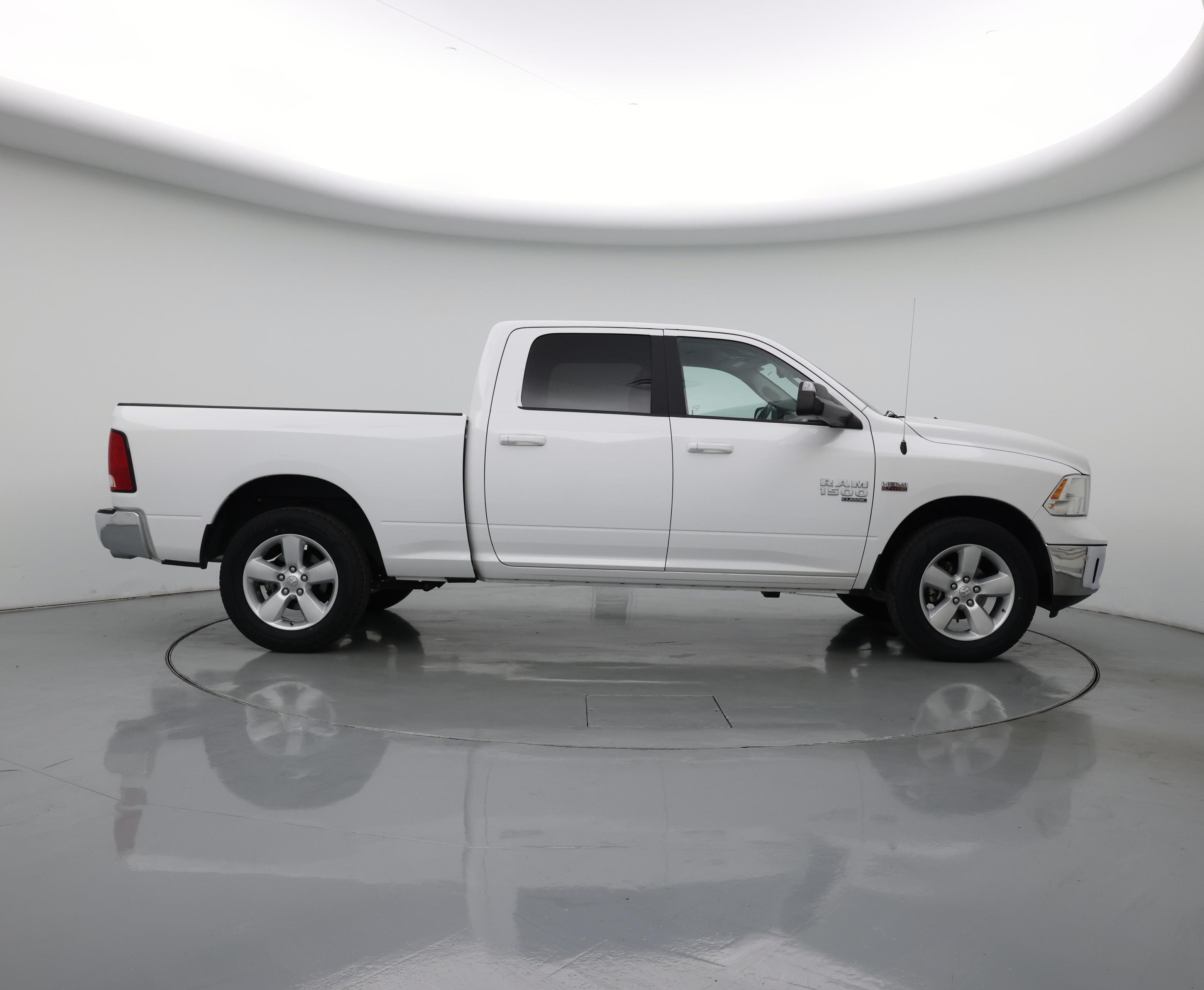 Thumbnail: 2019 RAM 1500 Classic - 7