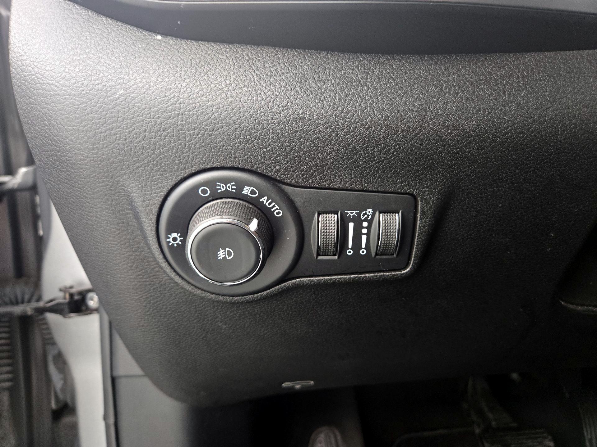 Thumbnail: 2022 Jeep Compass - 13