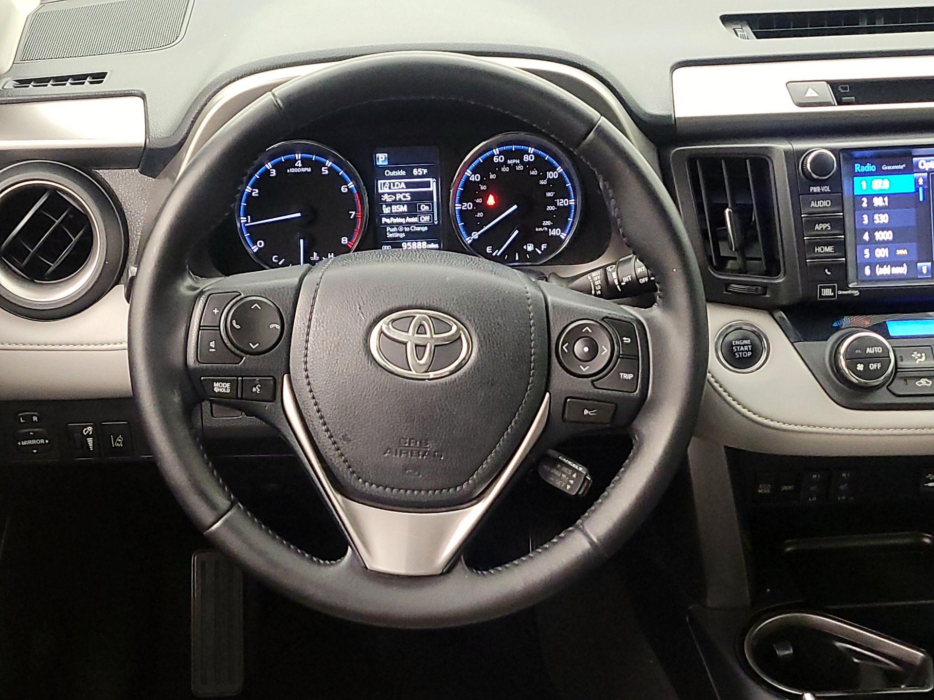 Thumbnail: 2016 Toyota RAV4 - 10