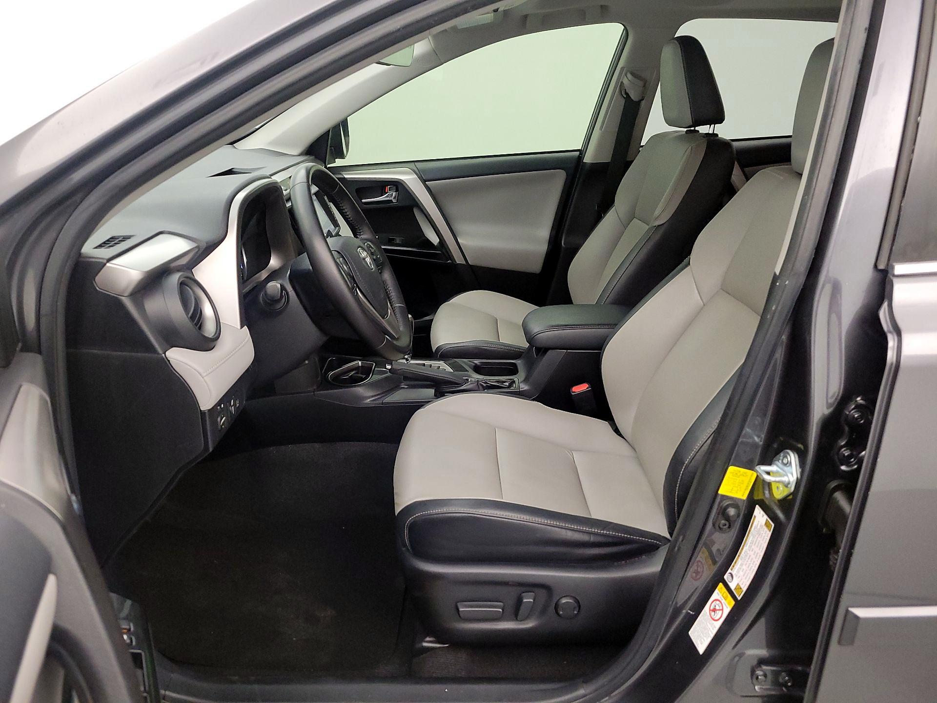 Thumbnail: 2016 Toyota RAV4 - 11