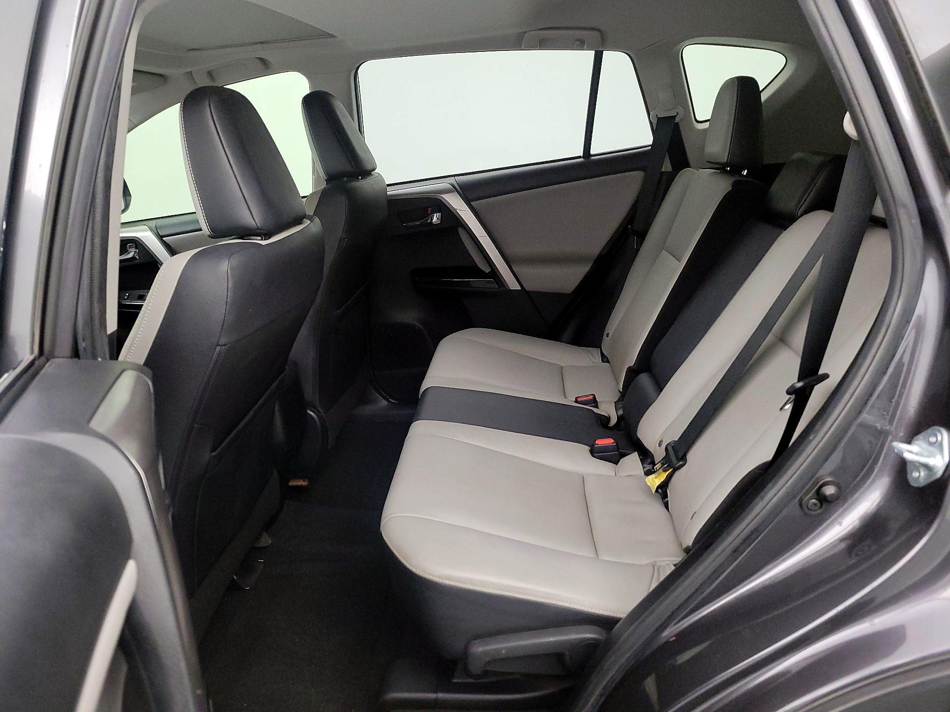 Thumbnail: 2016 Toyota RAV4 - 20